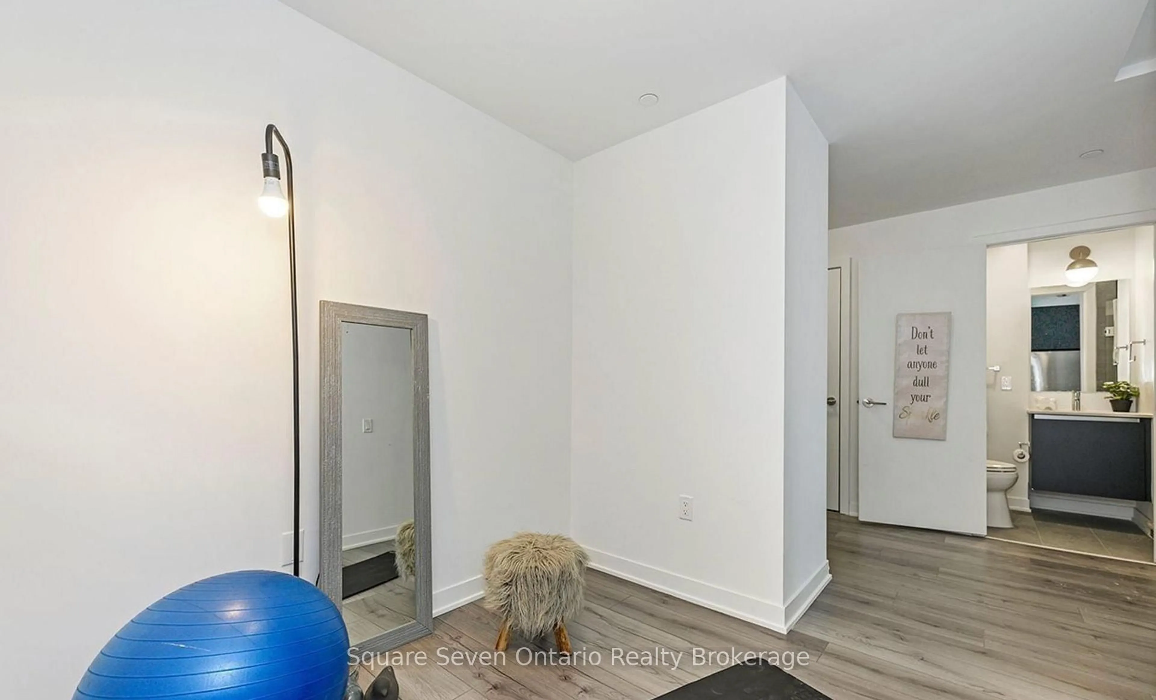 Unknown for 395 Dundas St #820, Oakville Ontario L6M 4M2