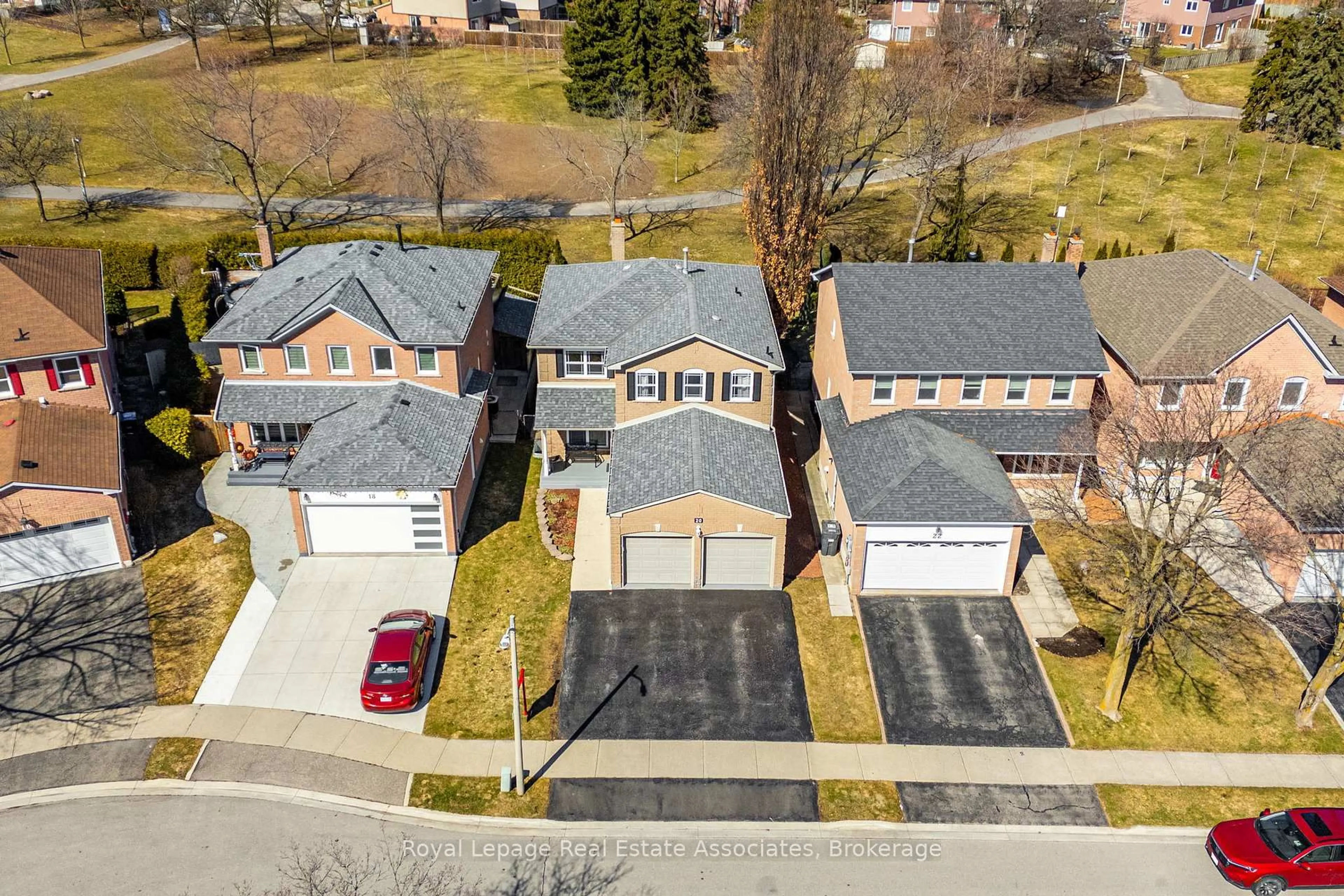 A pic from outside/outdoor area/front of a property/back of a property/a pic from drone, street for 20 Jeremy Pl, Brampton Ontario L6S 5K6