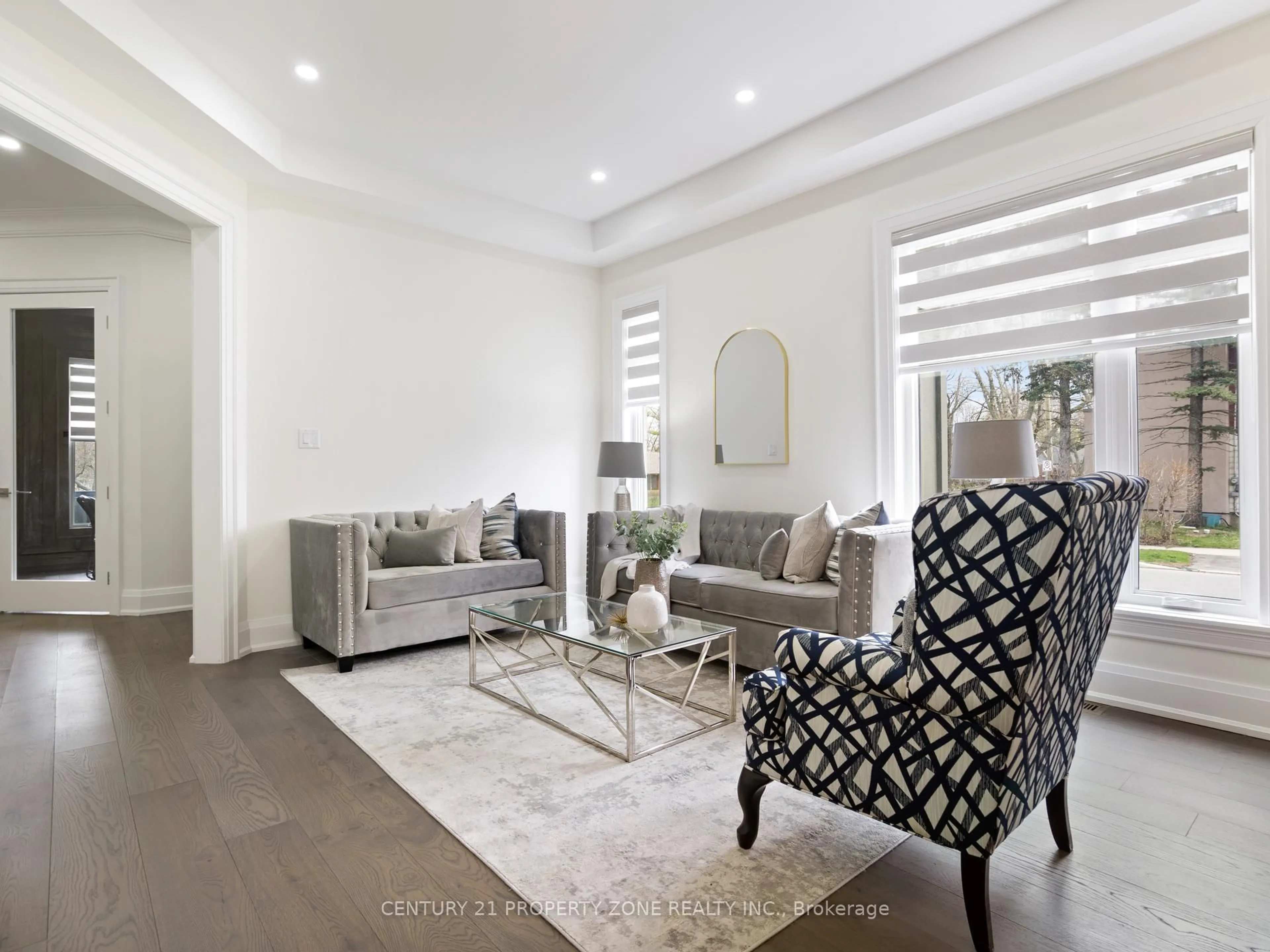 Living room with furniture, unknown for 135 Mill St, Brampton Ontario L6Y 1T4