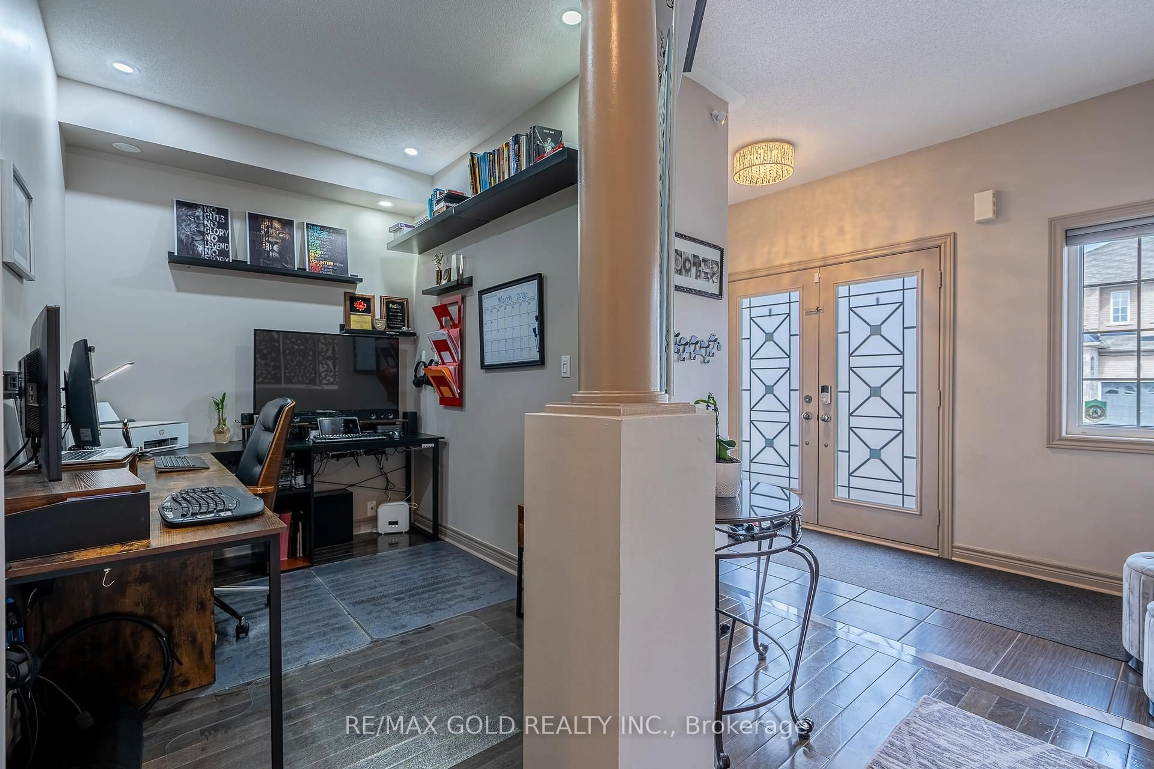 Indoor entryway for 83 Cookview Dr, Brampton Ontario L6R 3V1