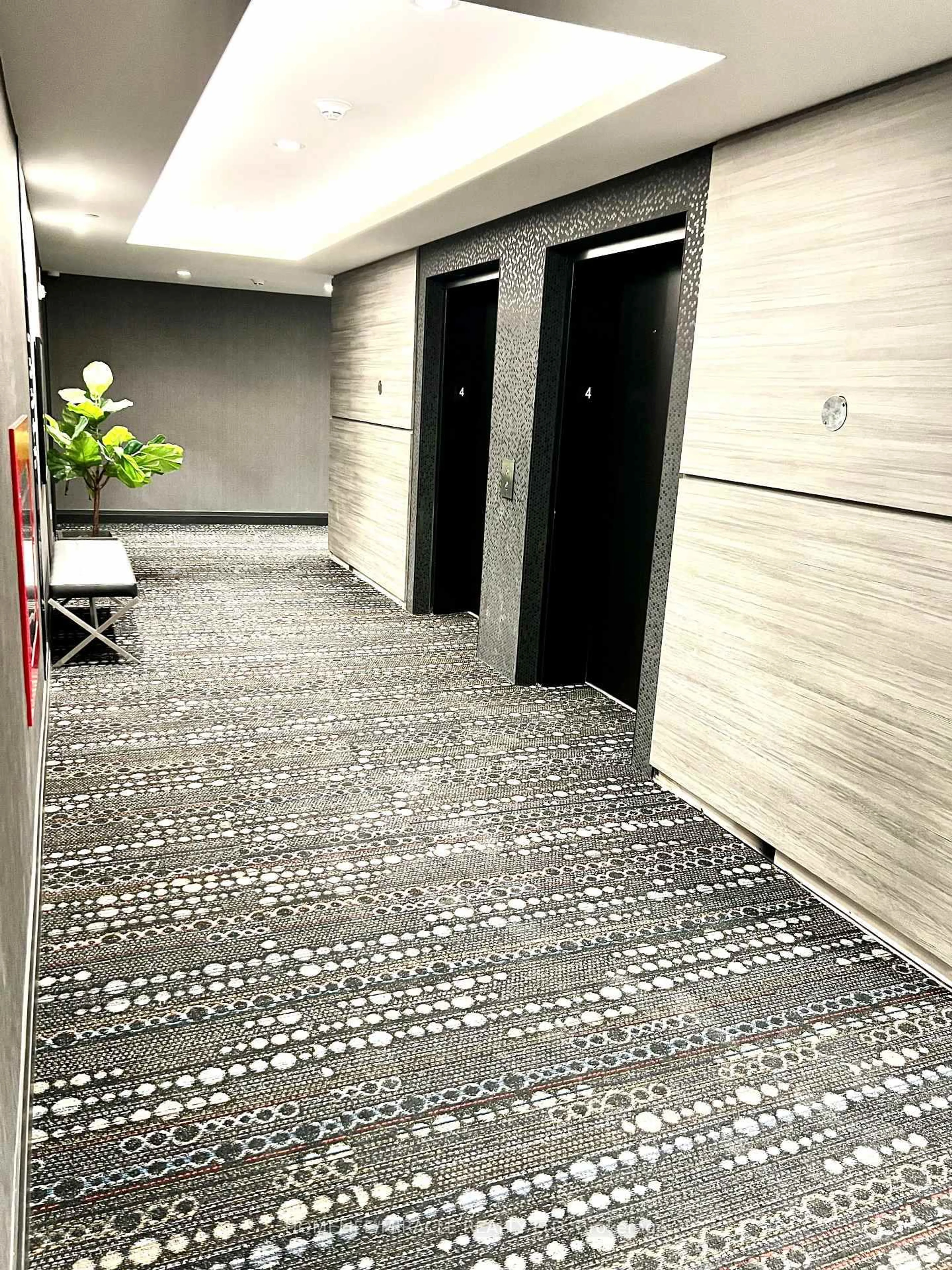 Indoor foyer for 470 GORDON KRANTZ Ave #509, Milton Ontario L9E 1Z3