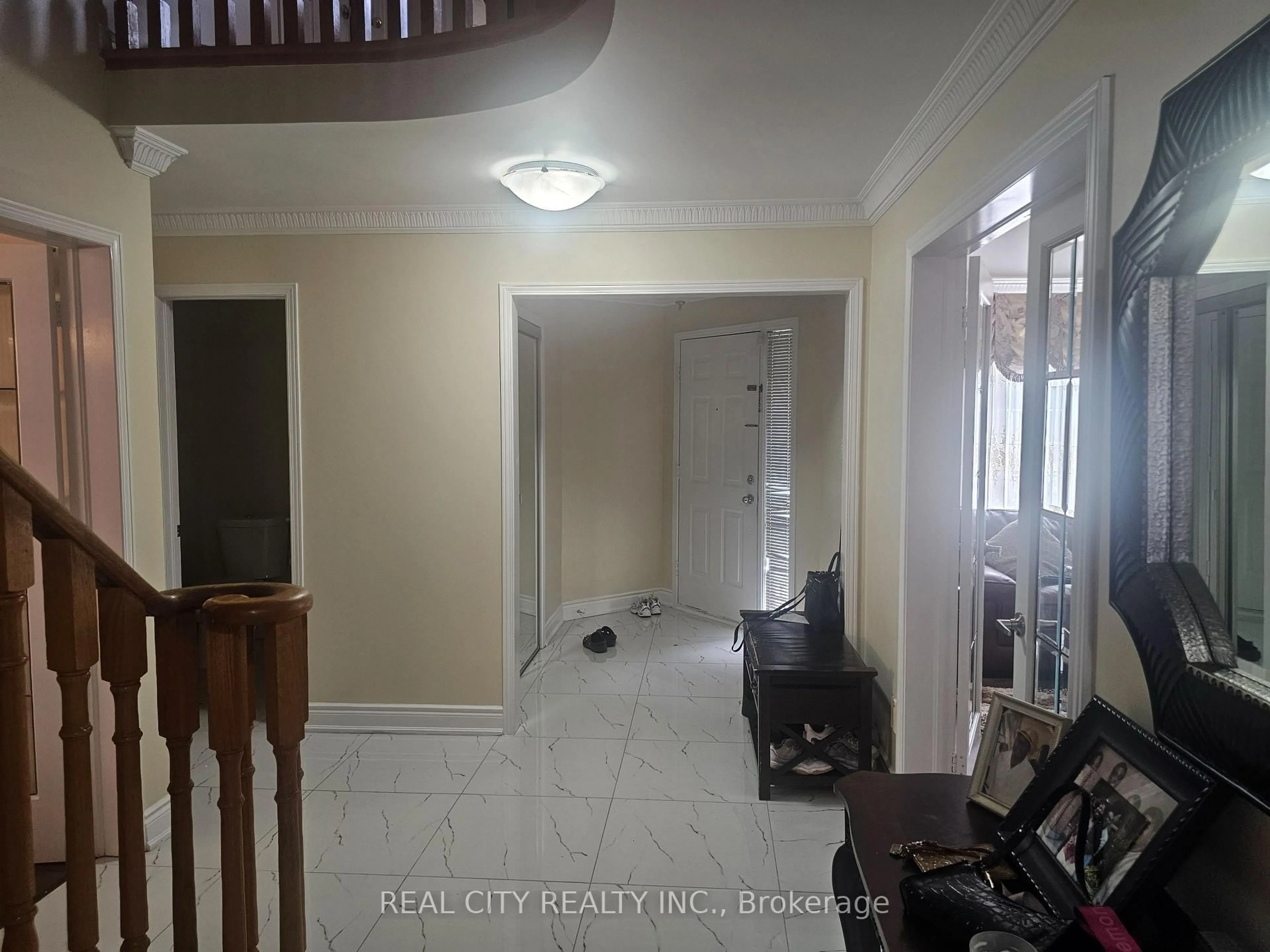 Unknown for 37 Bobcat St, Brampton Ontario L6R 1C8