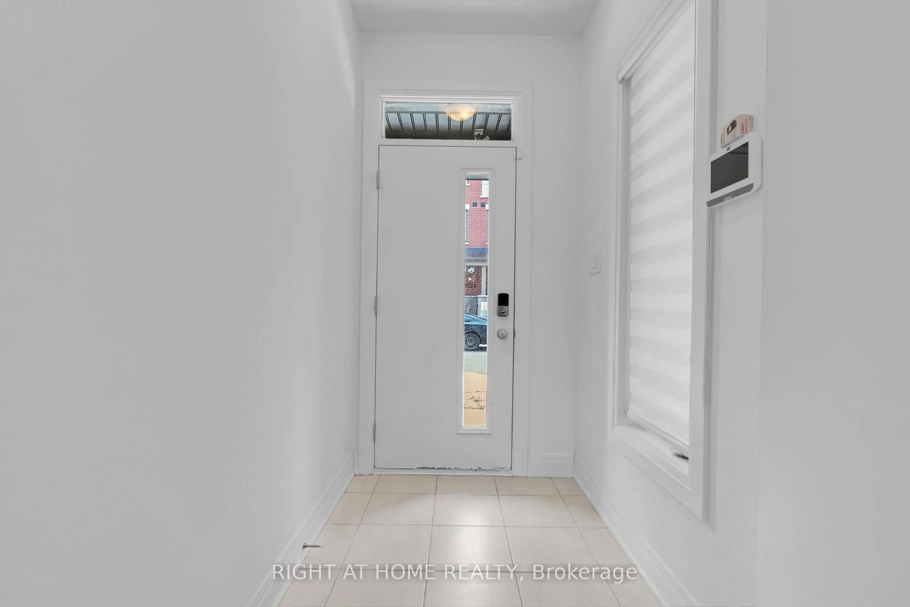Indoor entryway for 5125 Vetere St, Mississauga Ontario L5M 2S8