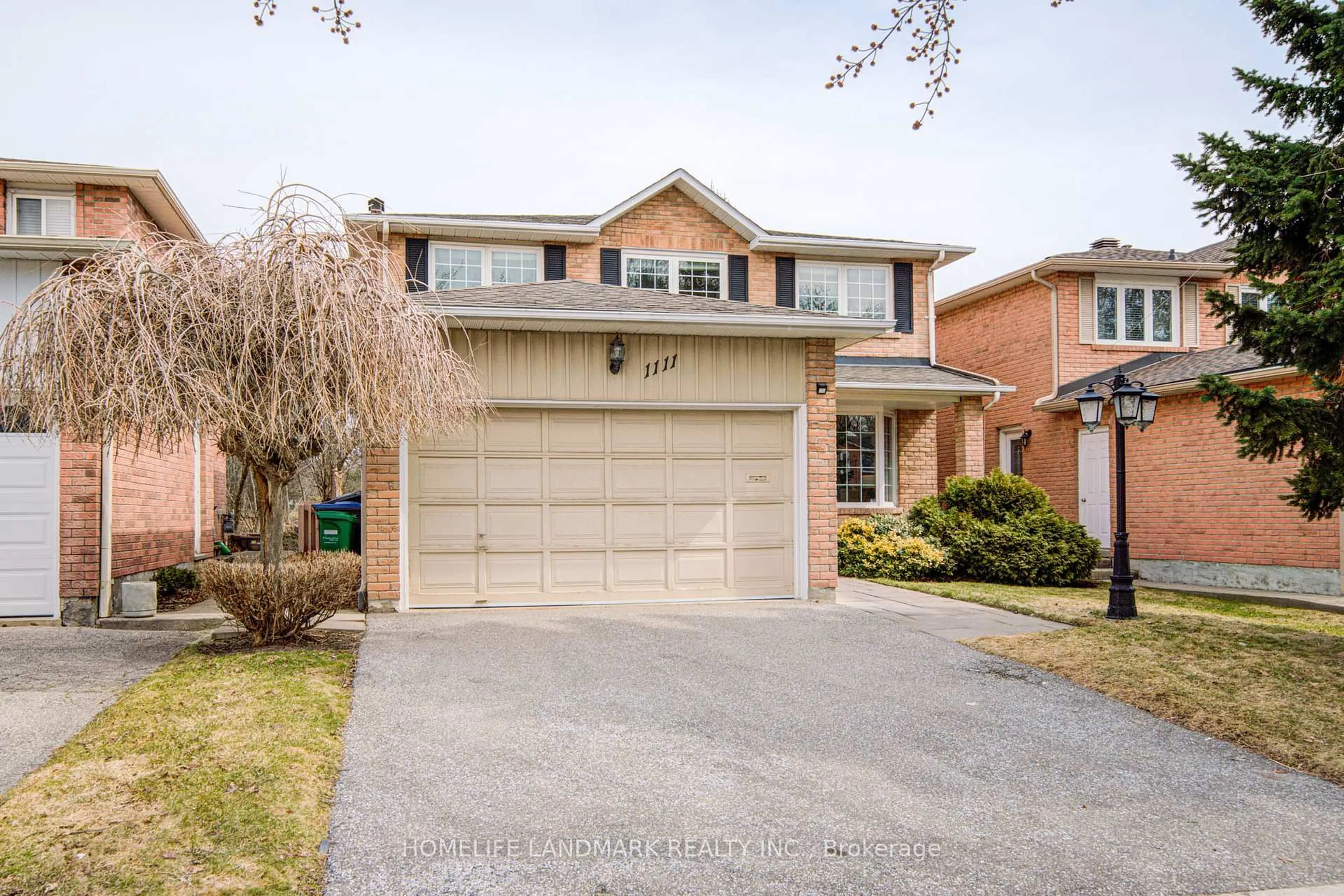 Home with brick exterior material, street for 1111 Deer Ru, Mississauga Ontario L5C 3P7