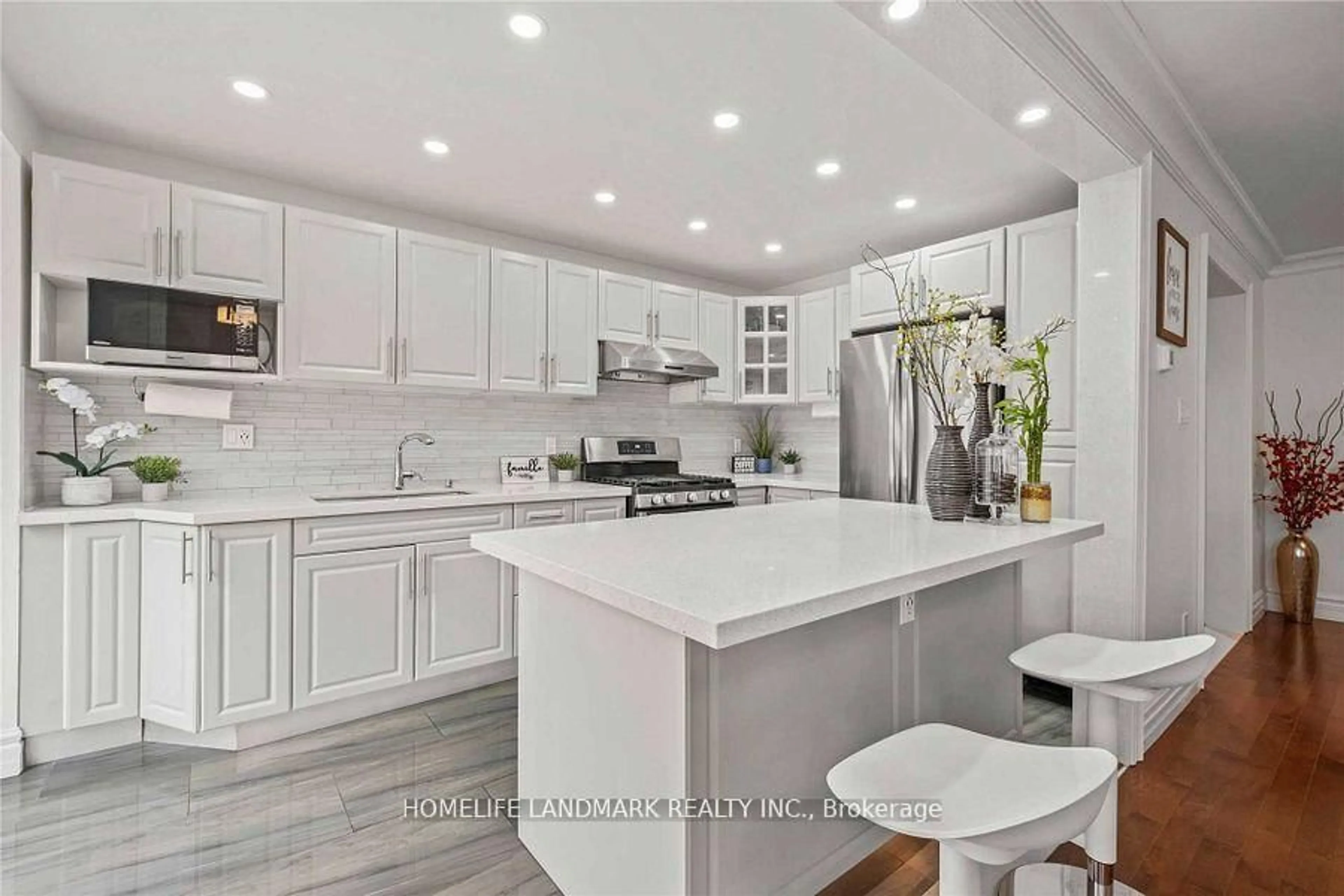 Contemporary kitchen, ceramic/tile floor for 2746 Willowmore Way, Mississauga Ontario L5N 3N9