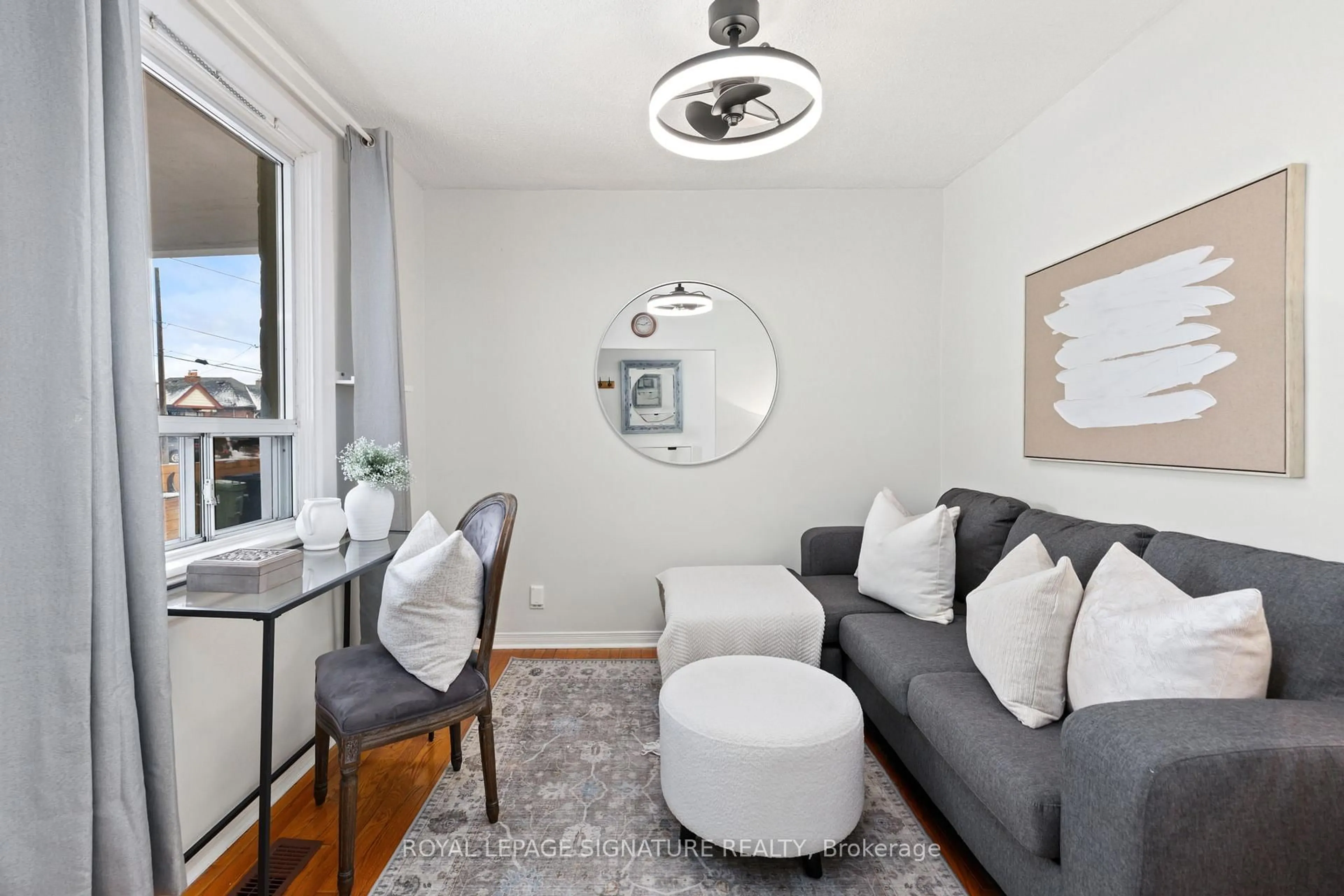 Living room with furniture, unknown for 493 Jane St, Toronto Ontario M6S 4A1