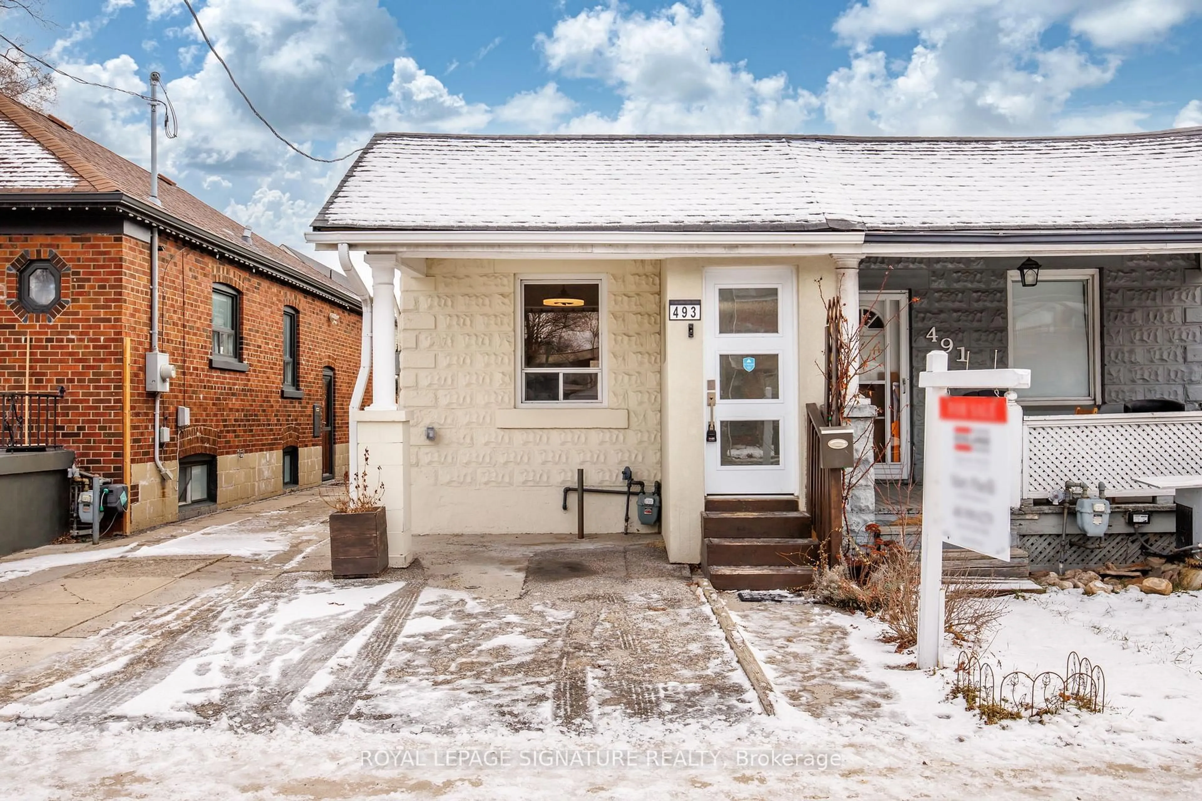 Home with brick exterior material, street for 493 Jane St, Toronto Ontario M6S 4A1