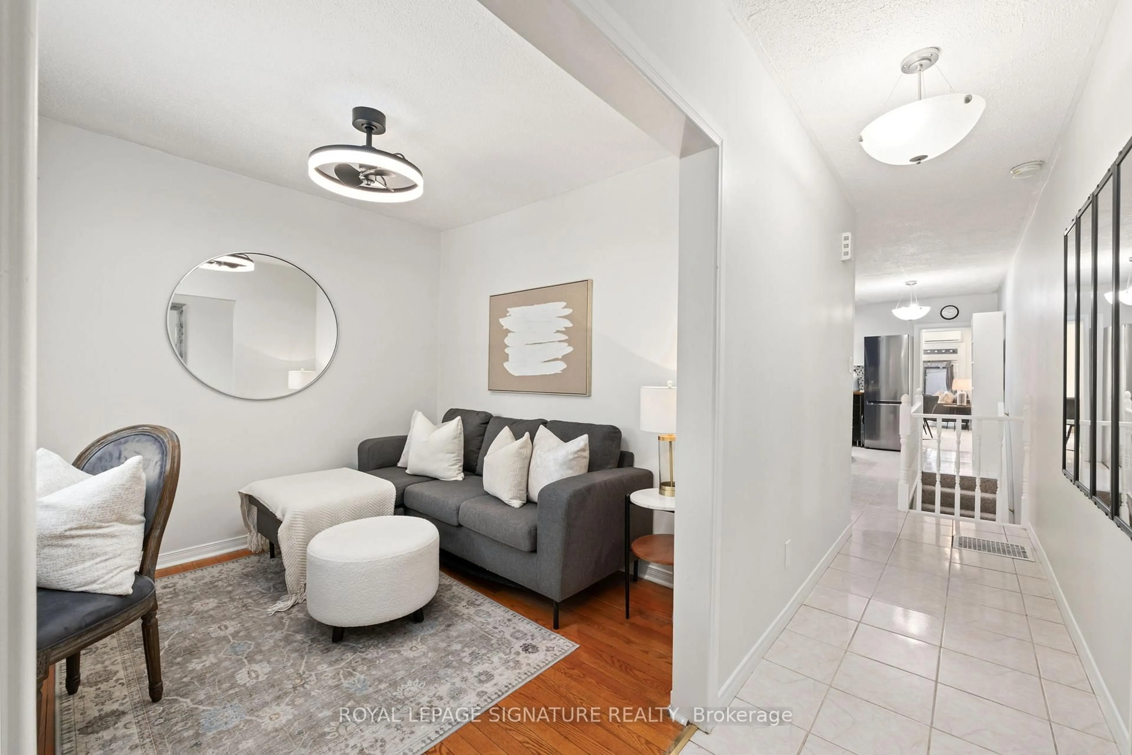 Living room with furniture, unknown for 493 Jane St, Toronto Ontario M6S 4A1