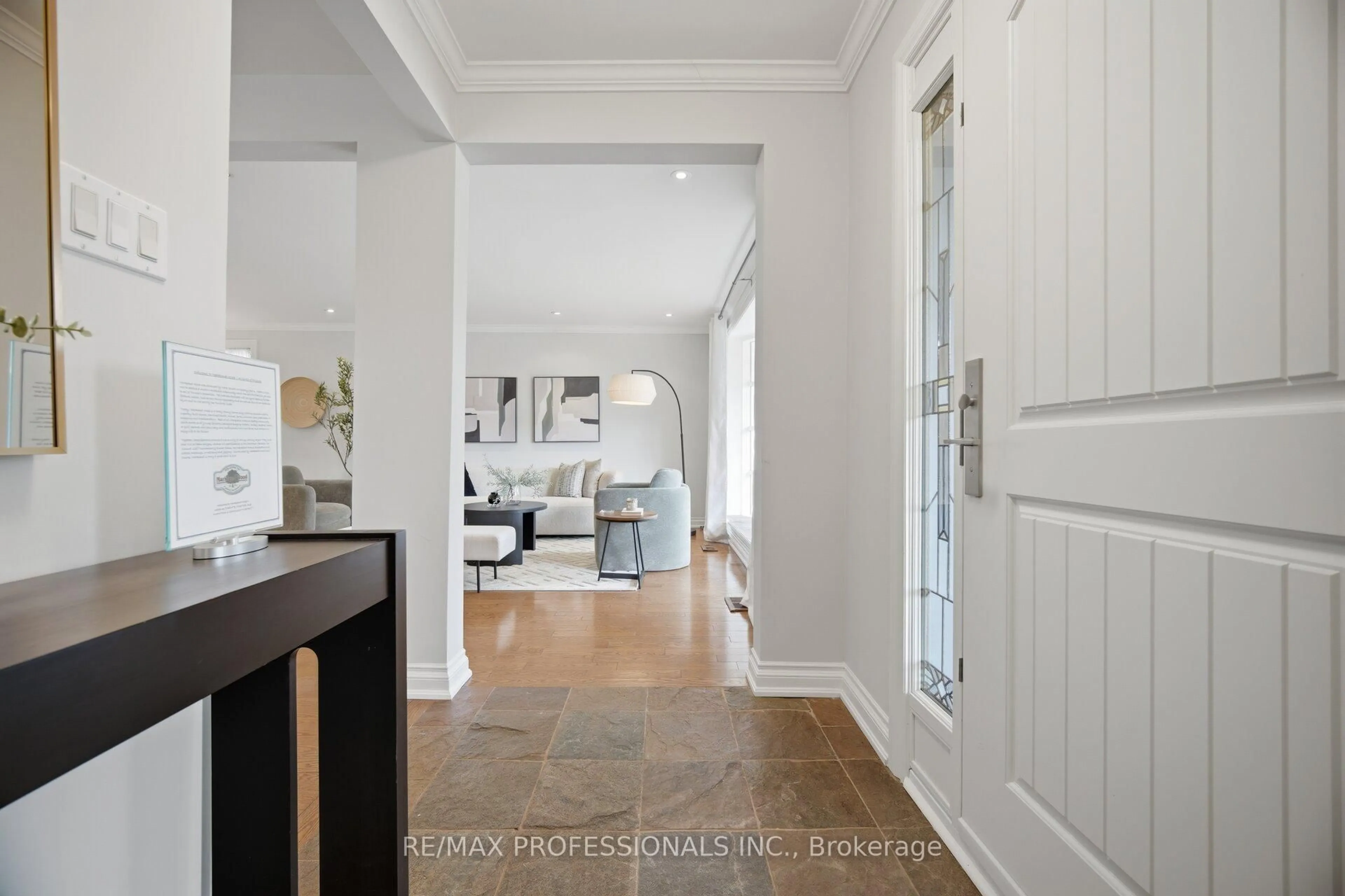 Indoor entryway for 2 Thicket Rd, Toronto Ontario M9C 2T3