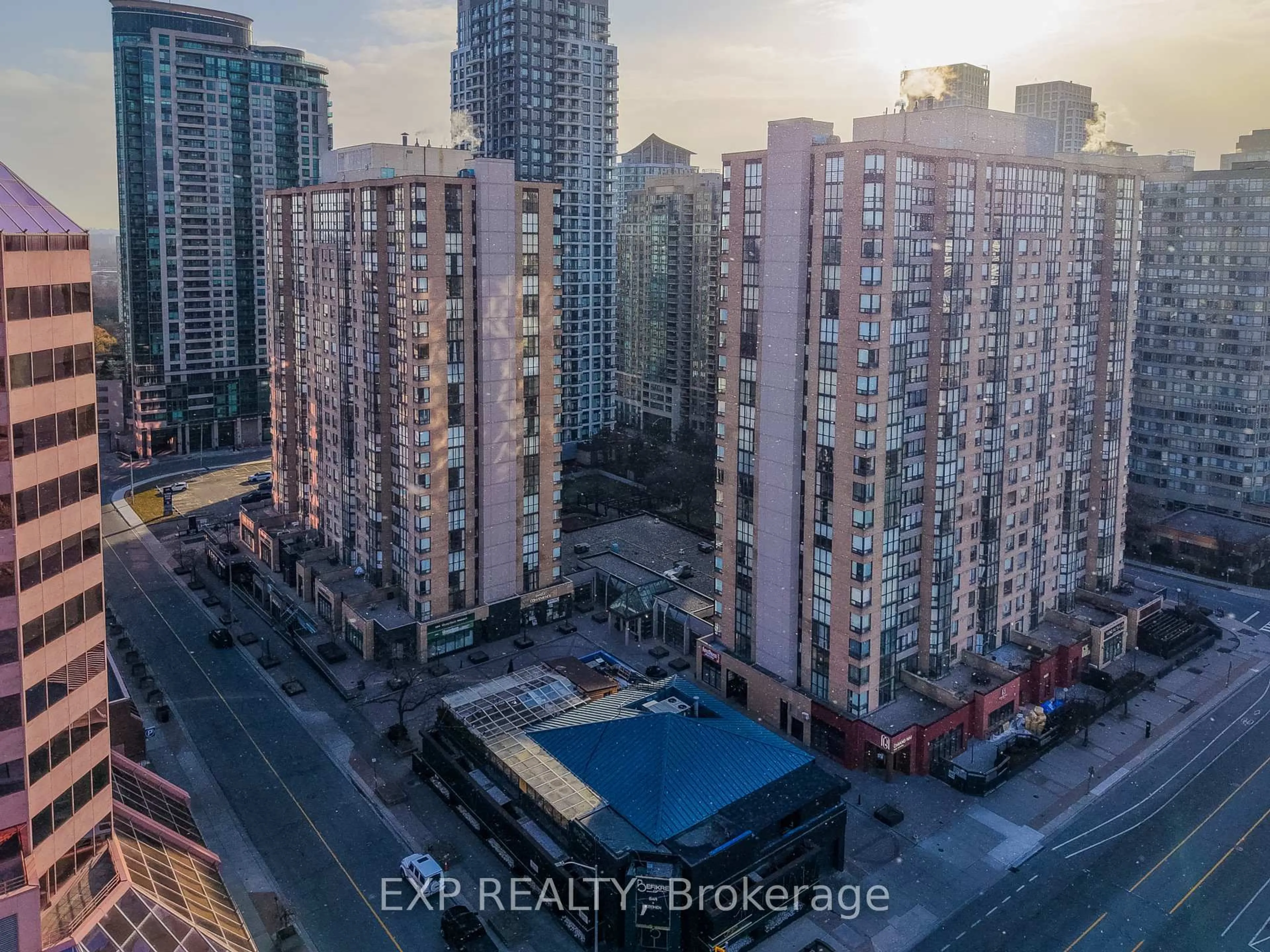 A pic from outside/outdoor area/front of a property/back of a property/a pic from drone, city buildings view from balcony for 265 Enfield Pl #510, Mississauga Ontario L5B 3Y7