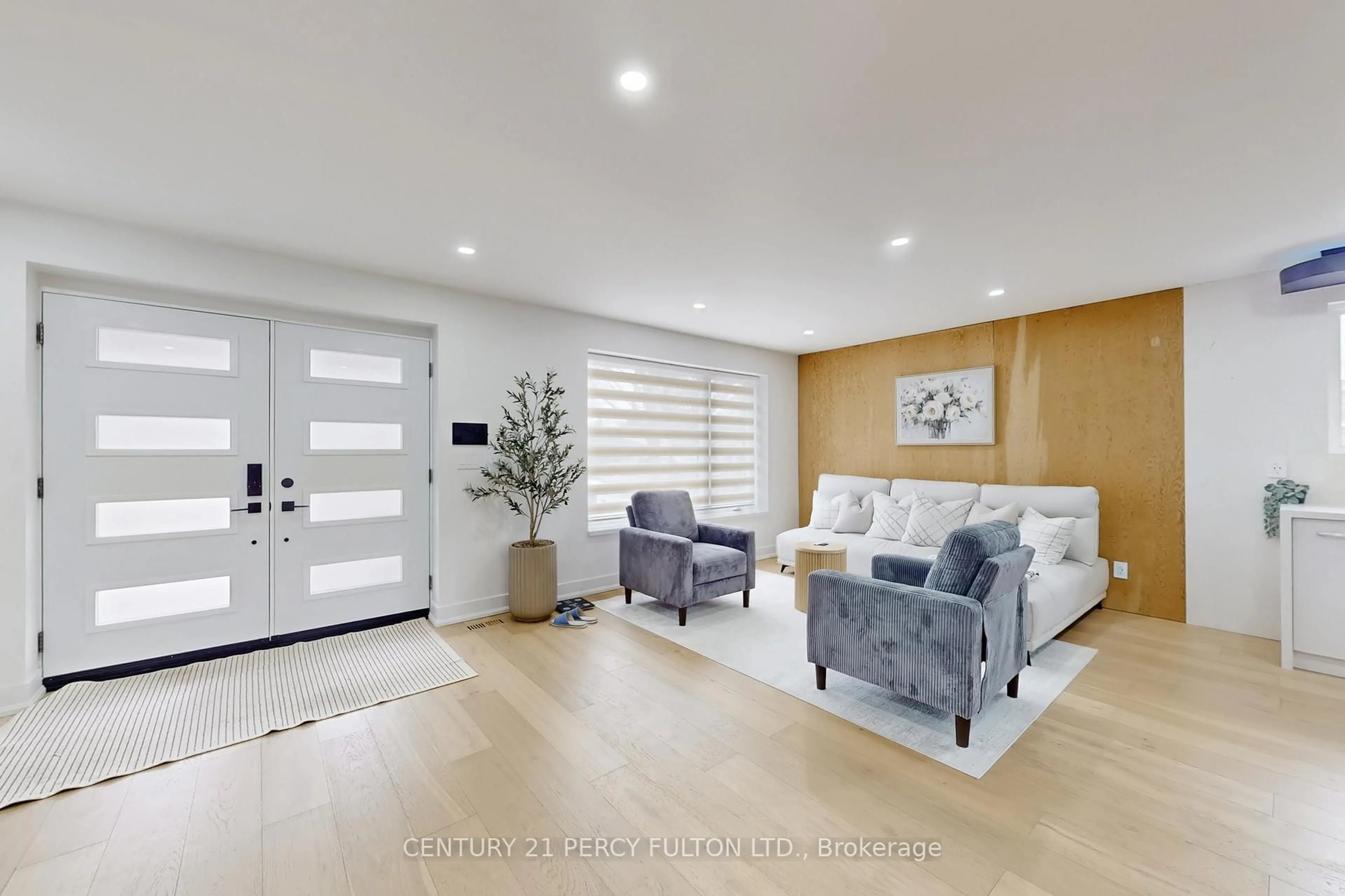 Unknown for 26 Farley Cres, Toronto Ontario M9R 2A6