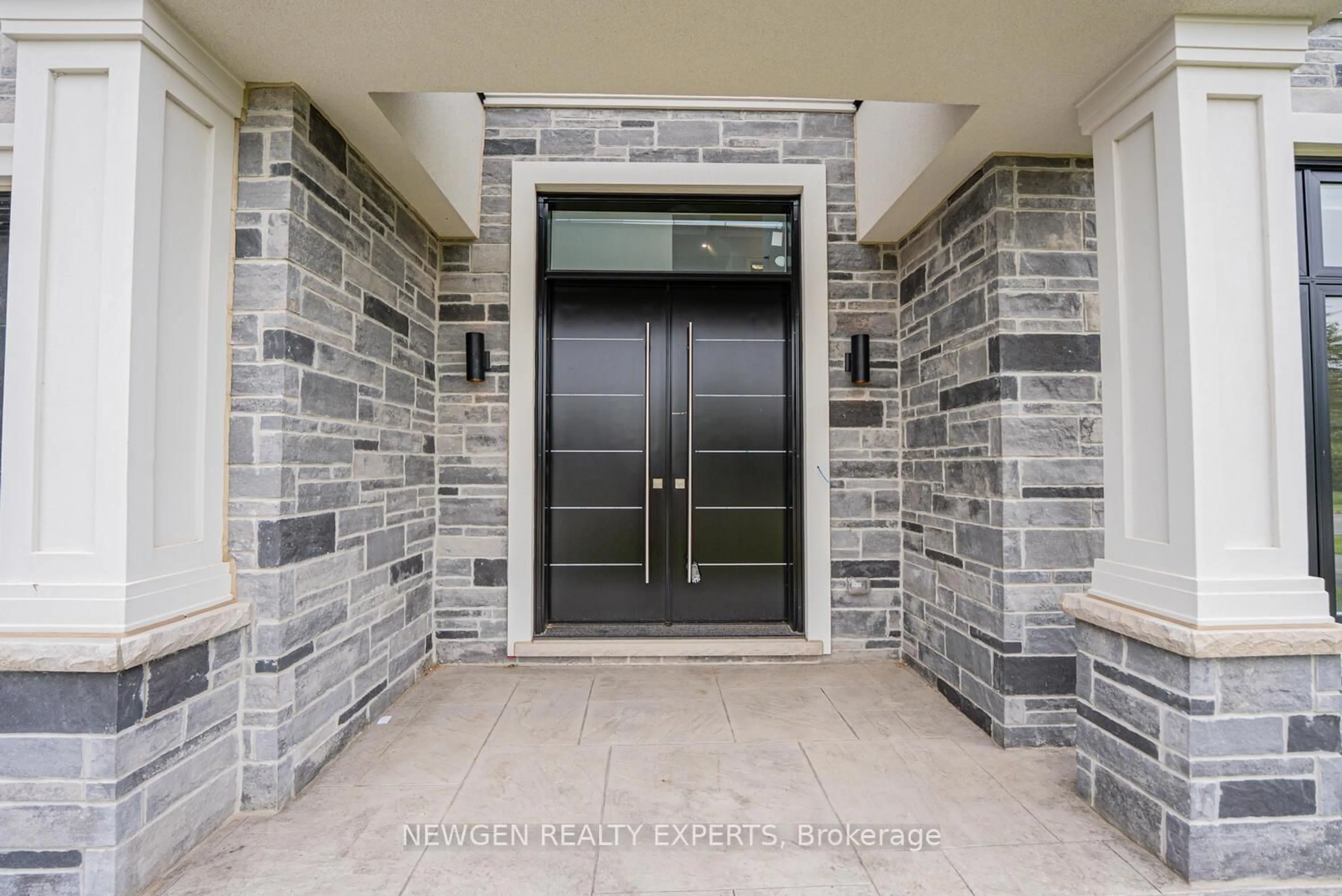 Indoor entryway for 1510 BRIDGE Rd, Oakville Ontario L6L 2E3