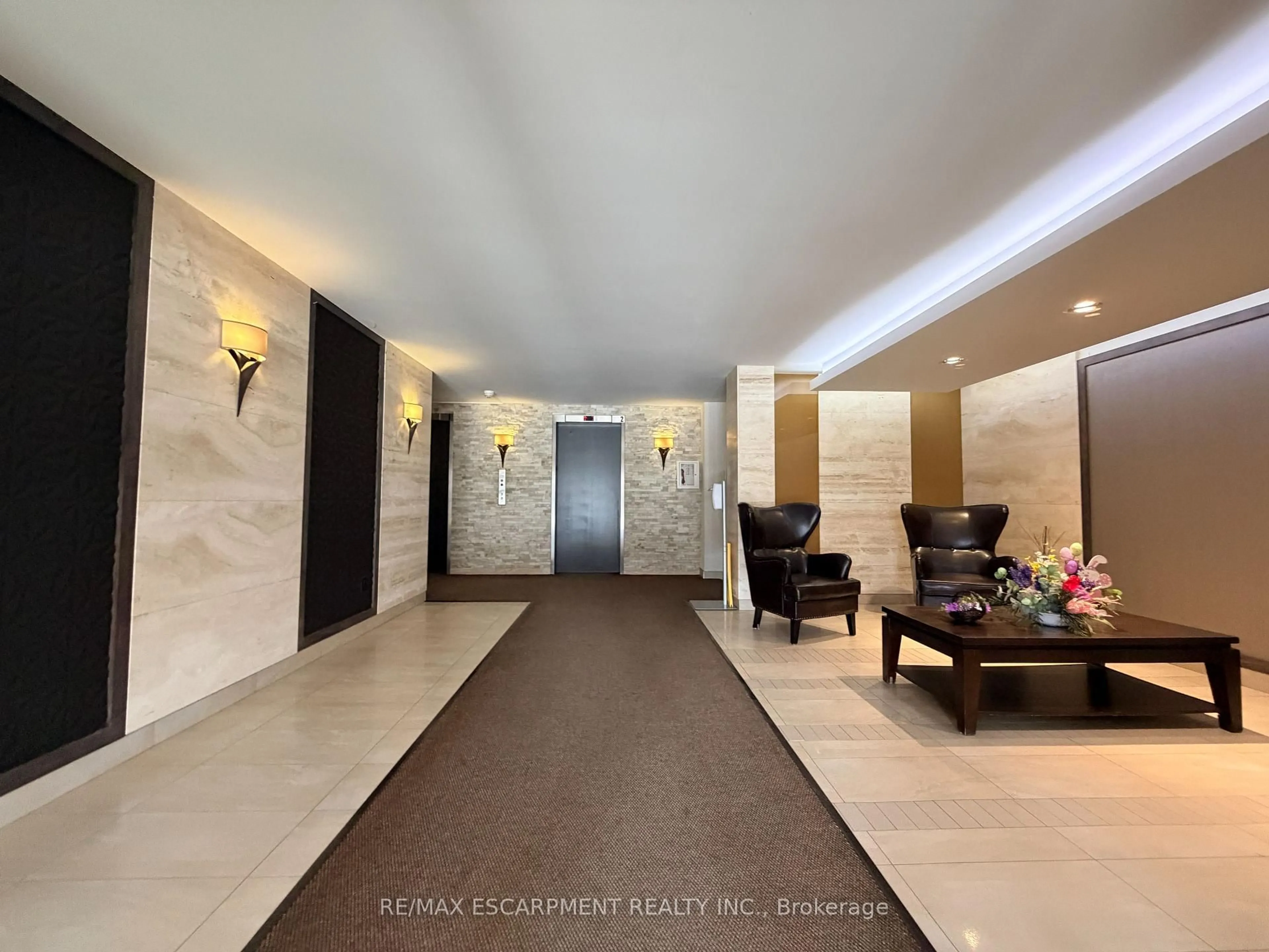 Lobby for 1415 Ghent Ave #705, Burlington Ontario L7S 1X4