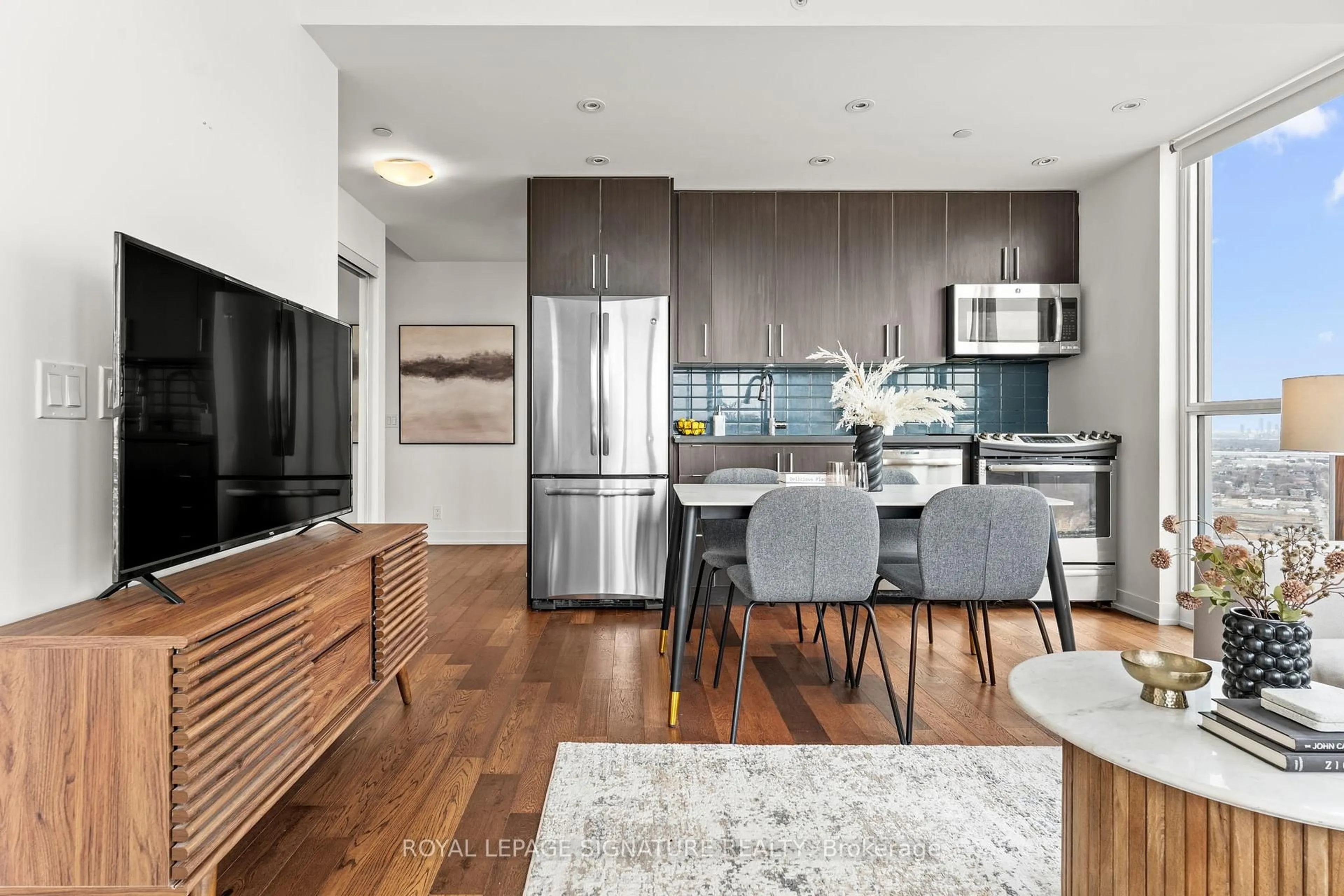 Open concept kitchen, unknown for 2212 Lake Shore Blvd #4308, Toronto Ontario M8V 0C2