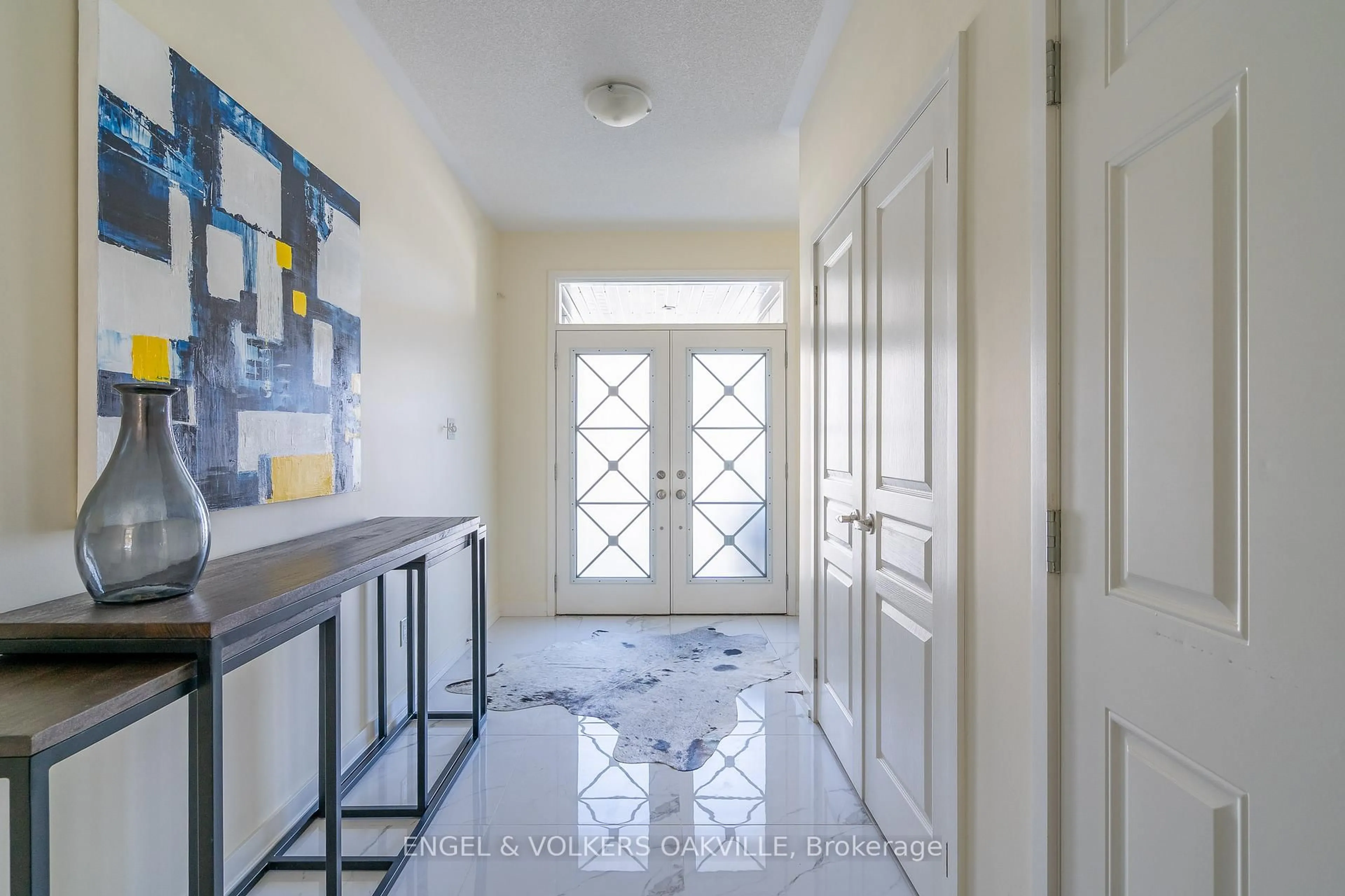 Indoor entryway for 228 Wheat Boom Dr, Oakville Ontario L6H 0P4