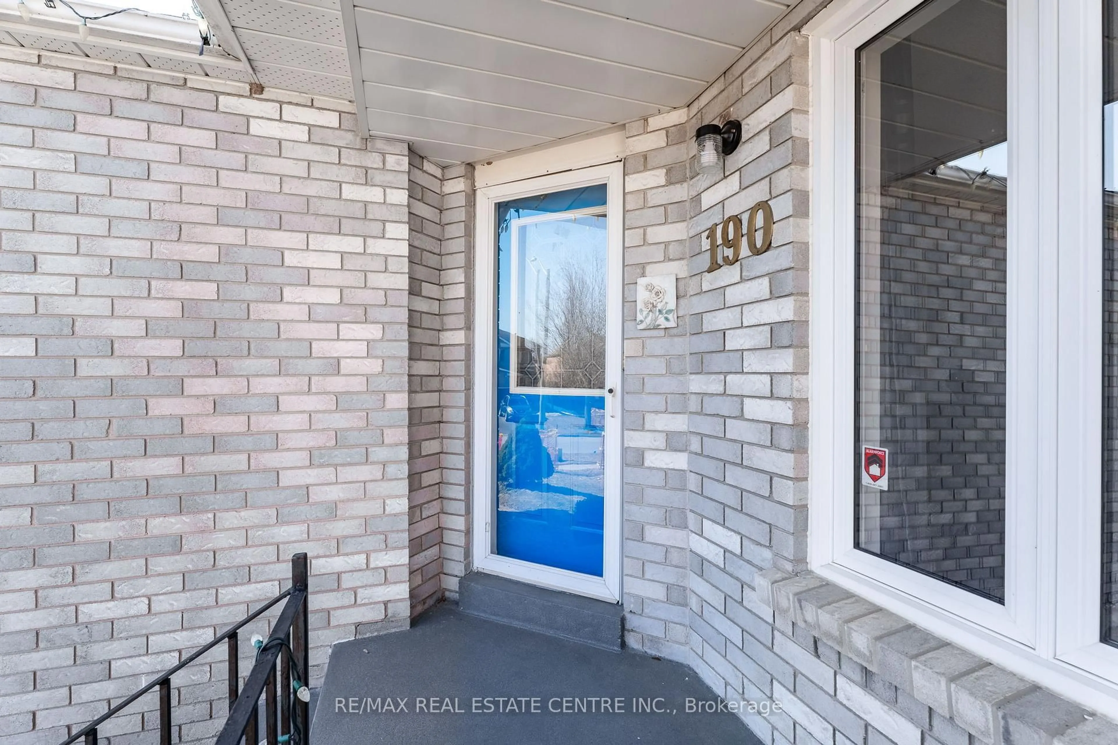 Indoor entryway for 190 Lisa Marie Dr, Orangeville Ontario L9W 4P7
