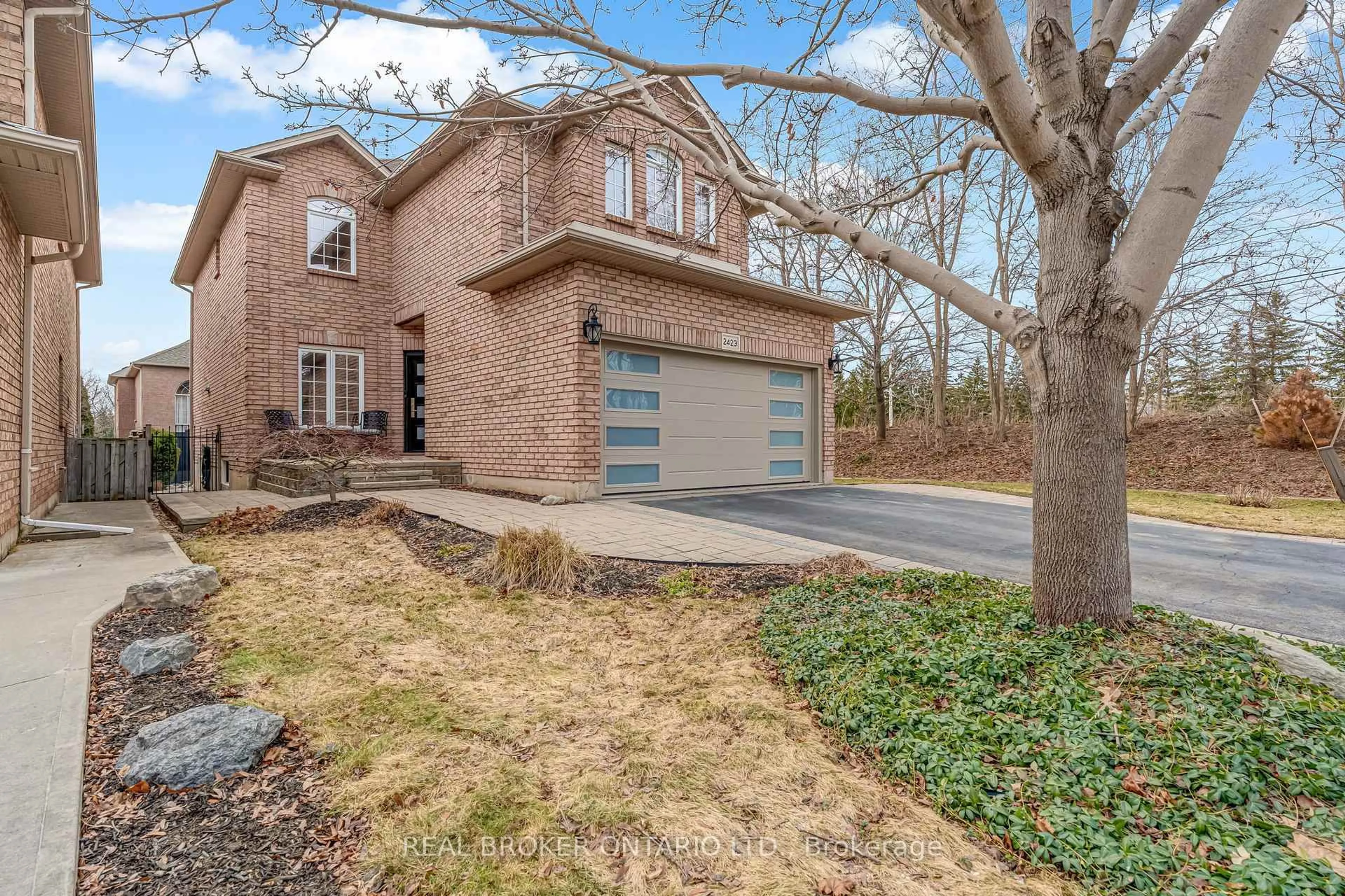 Home with brick exterior material, street for 2423 Valley Heights Cres, Oakville Ontario L6H 6X2