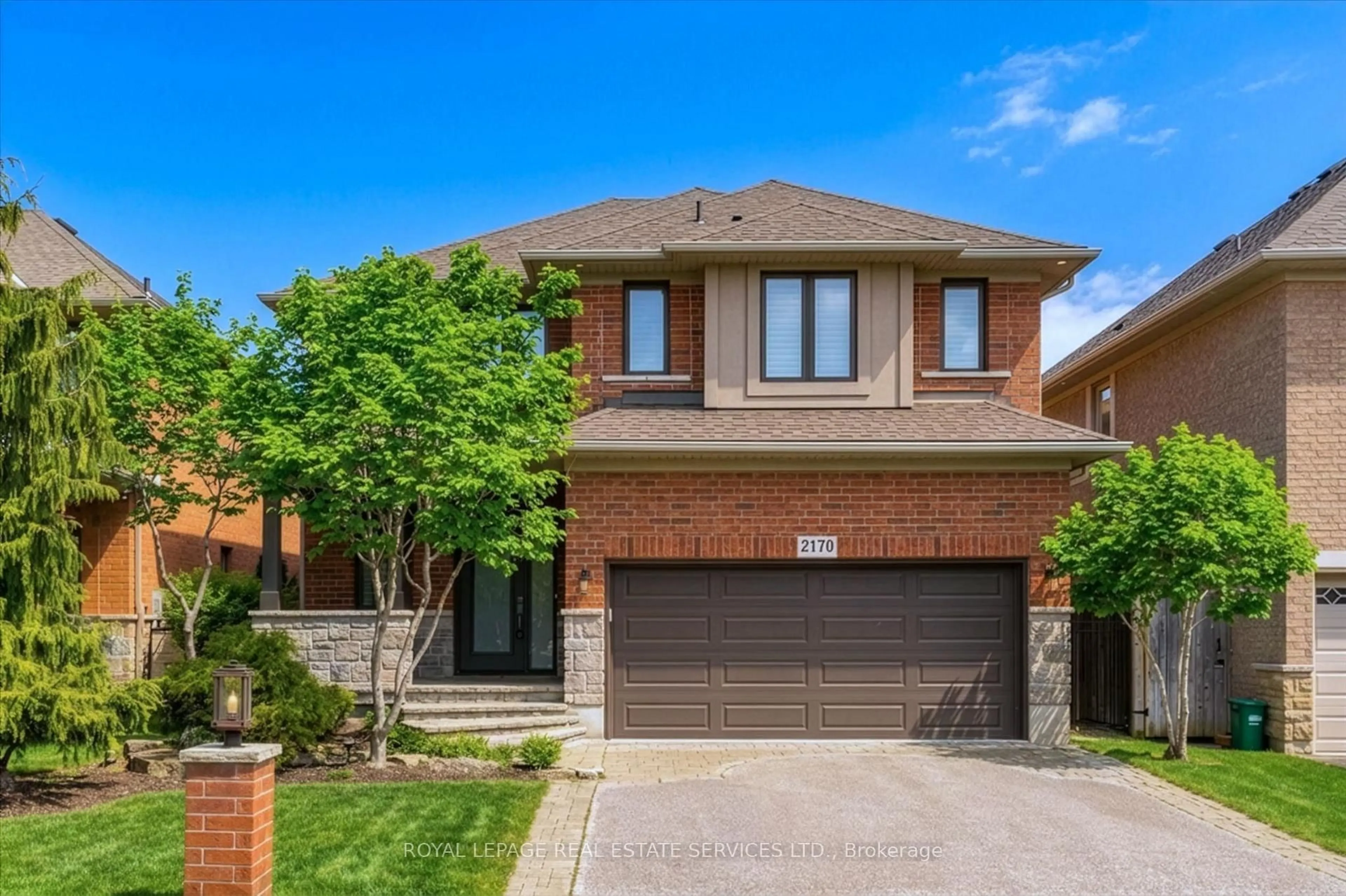 Home with brick exterior material, street for 2170 Brookhaven Cres, Oakville Ontario L6M 5B8