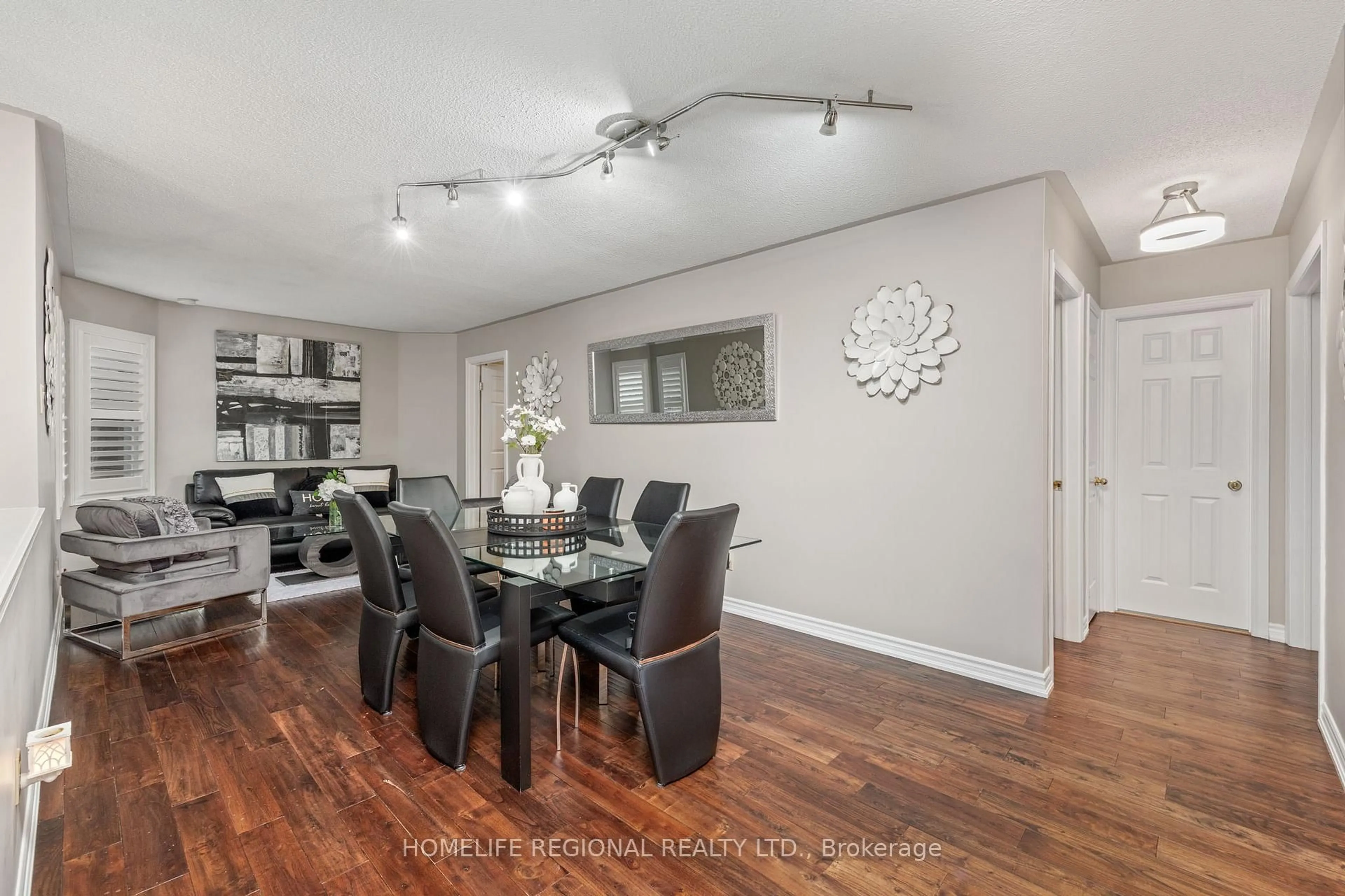 Dining room, wood/laminate floor for 20 Ruddell Cres, Halton Hills Ontario L7G 5N4