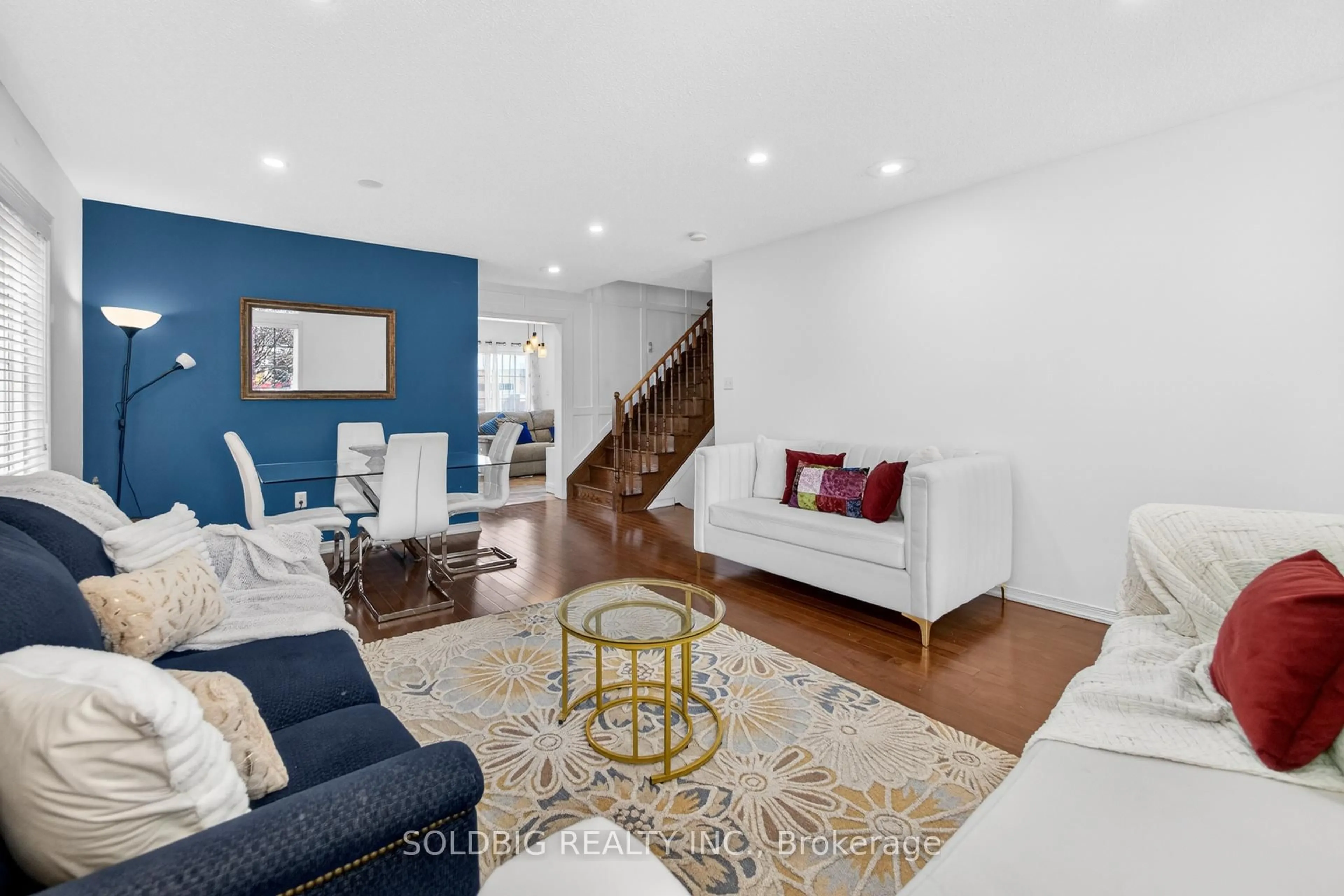 Living room with furniture, unknown for 424 Chandler Cres, Milton Ontario L9T 0S9