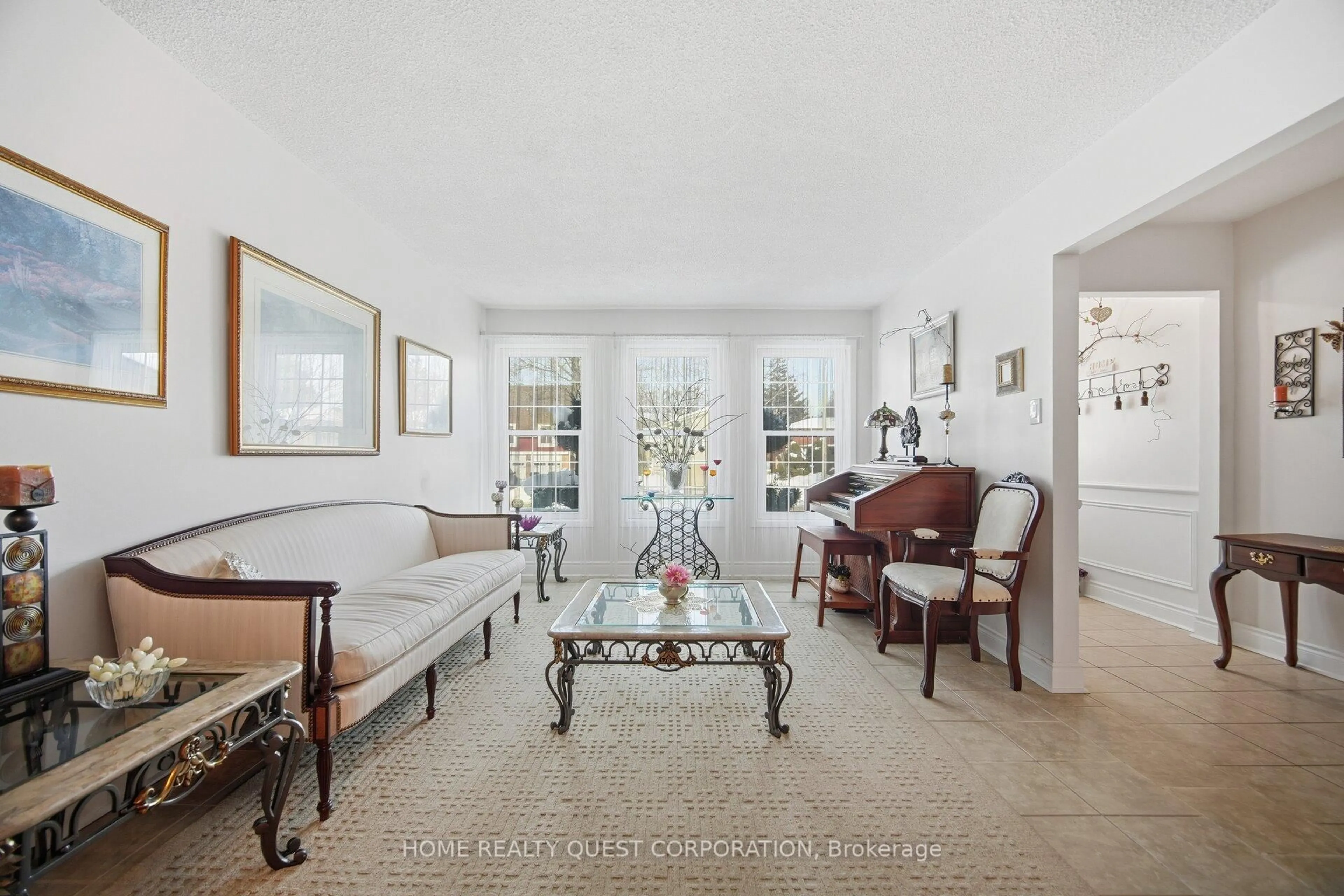 Living room with furniture, ceramic/tile floor for 6330 Lorca Cres, Mississauga Ontario L5N 2J4