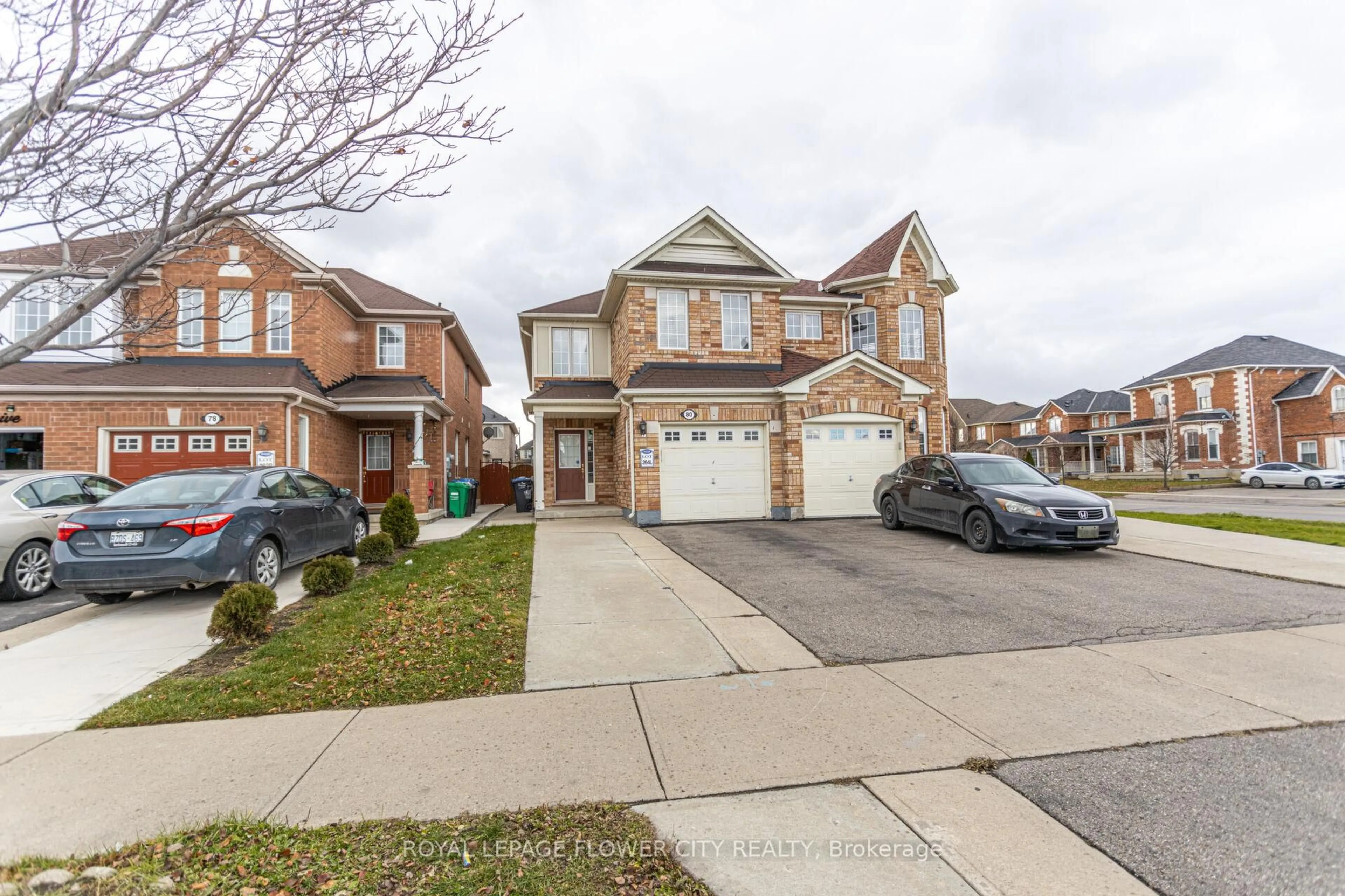 A pic from outside/outdoor area/front of a property/back of a property/a pic from drone, street for 80 Dwyer Dr, Brampton Ontario L6S 0B1