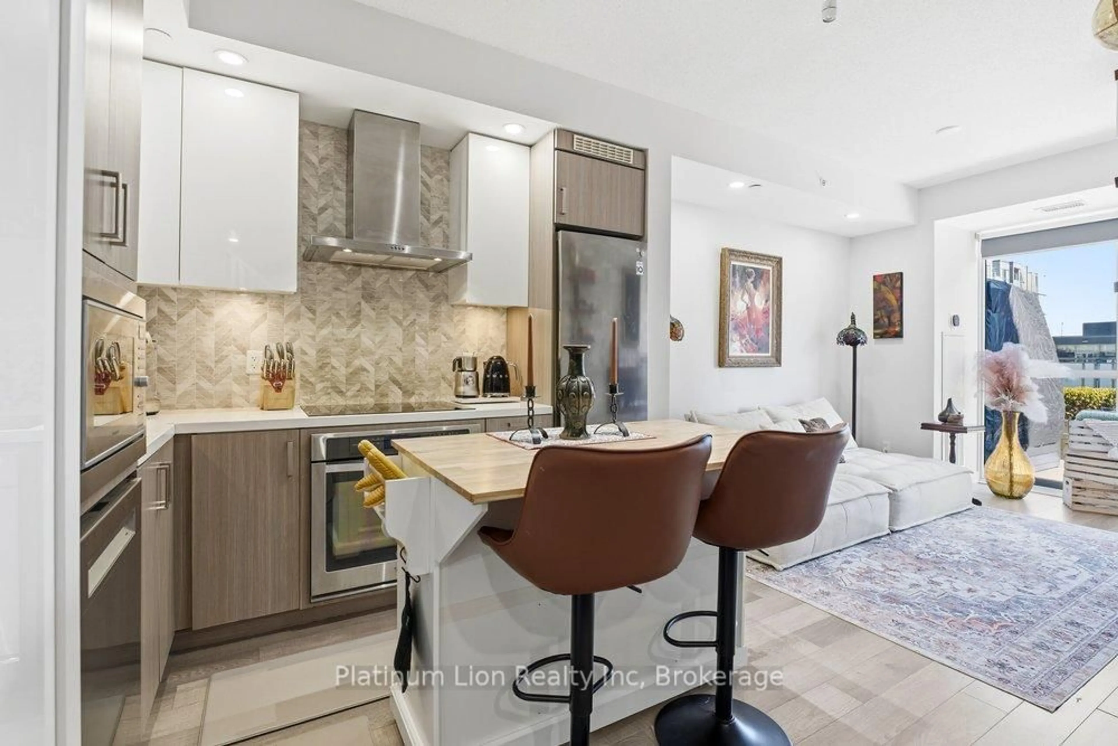 Open concept kitchen, ceramic/tile floor for 5220 Dundas St #D211, Burlington Ontario L7L 0J4