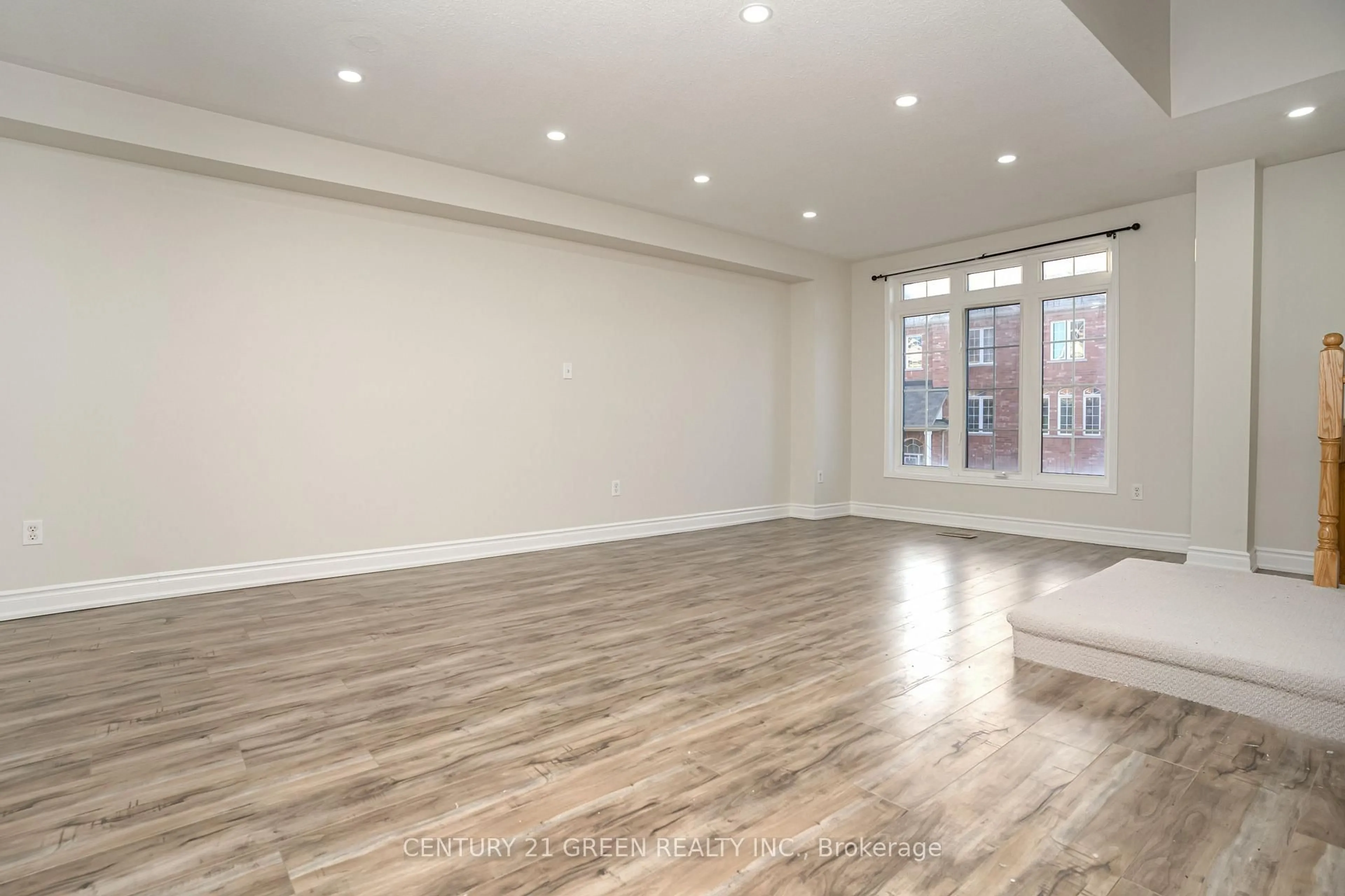 A pic of a room for 449 Aspendale Cres, Mississauga Ontario L5W 0E7