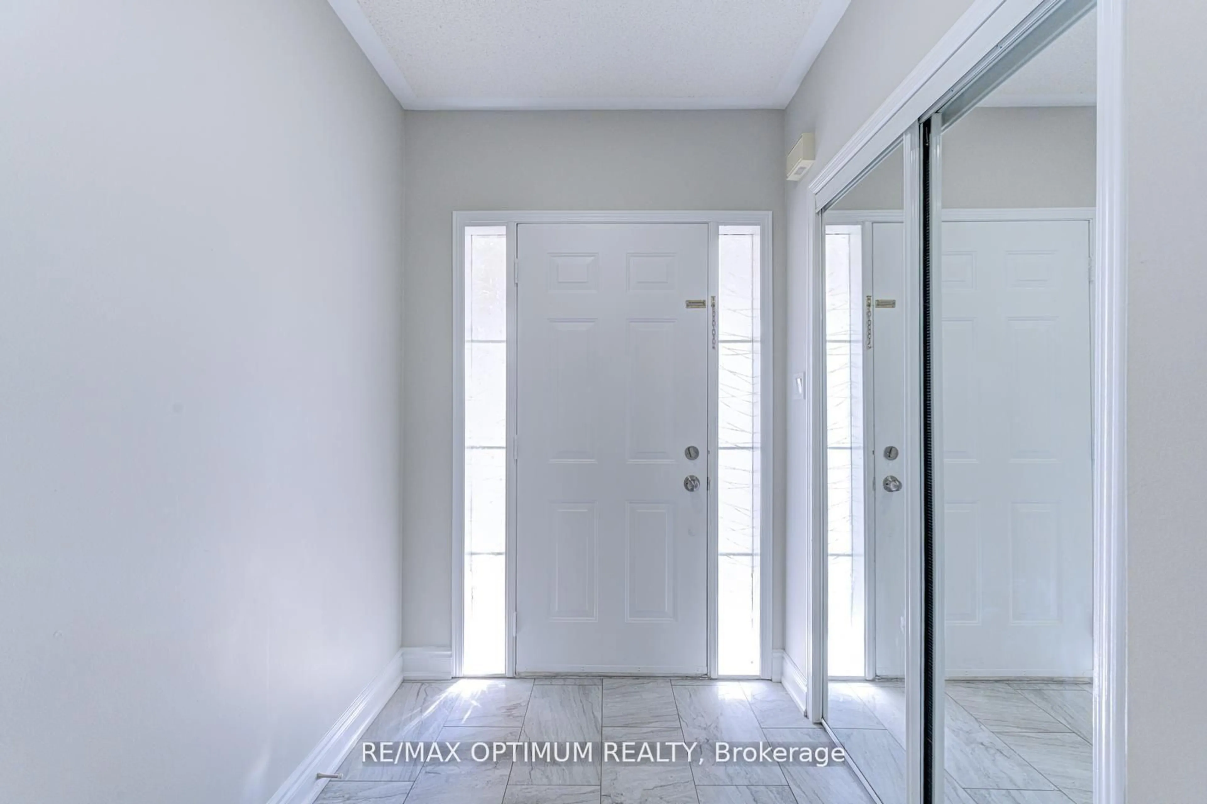 Indoor entryway for 17 Binder Twine Tr, Brampton Ontario L6X 4R2