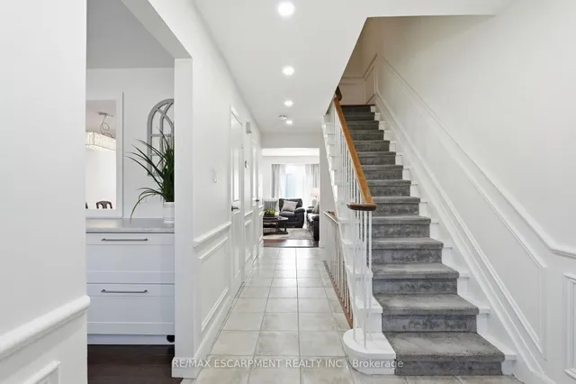 2252 Upper Middle Rd #4, Burlington 4