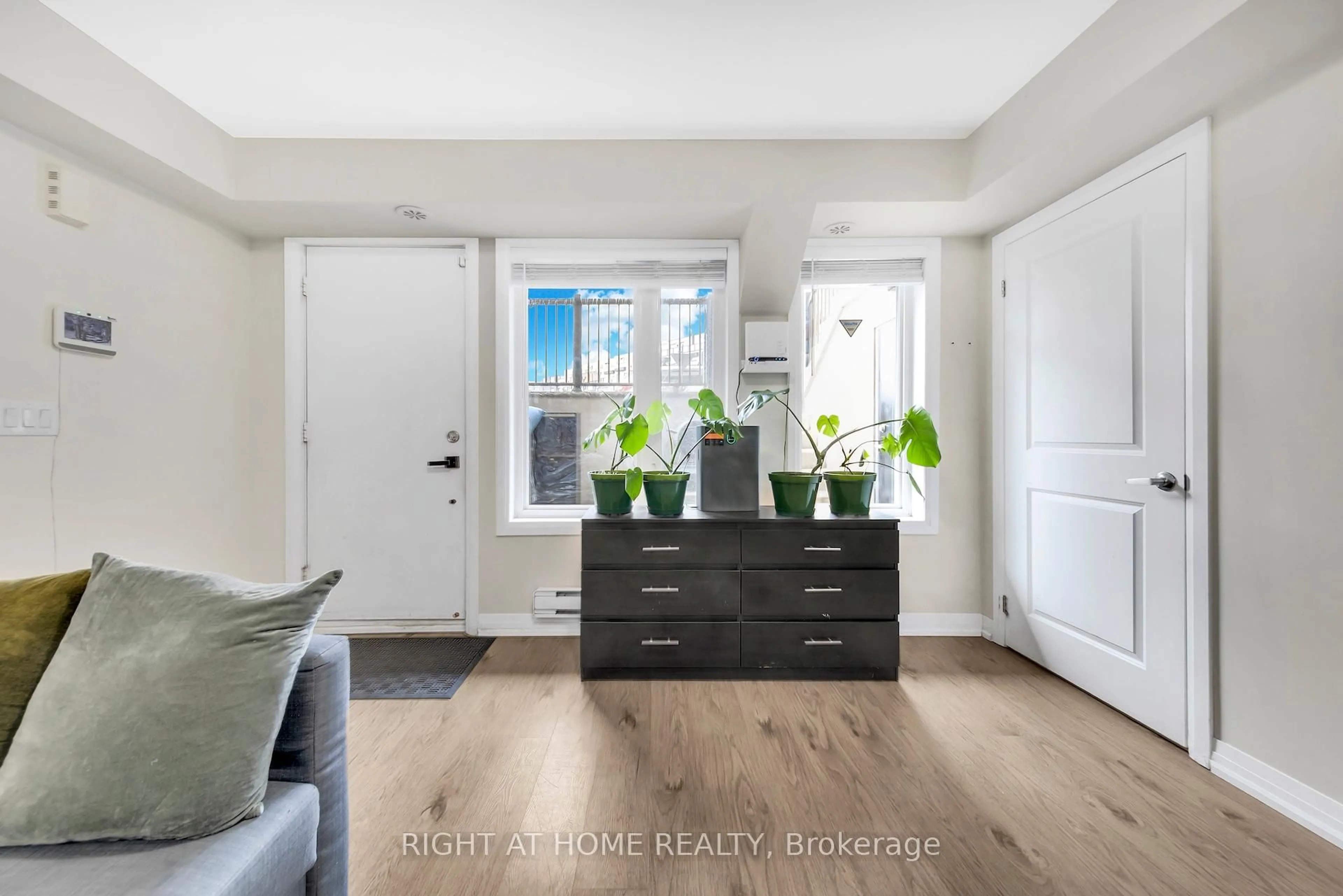 Indoor entryway for 181 William Duncan Rd #5, Toronto Ontario M3K 0B7