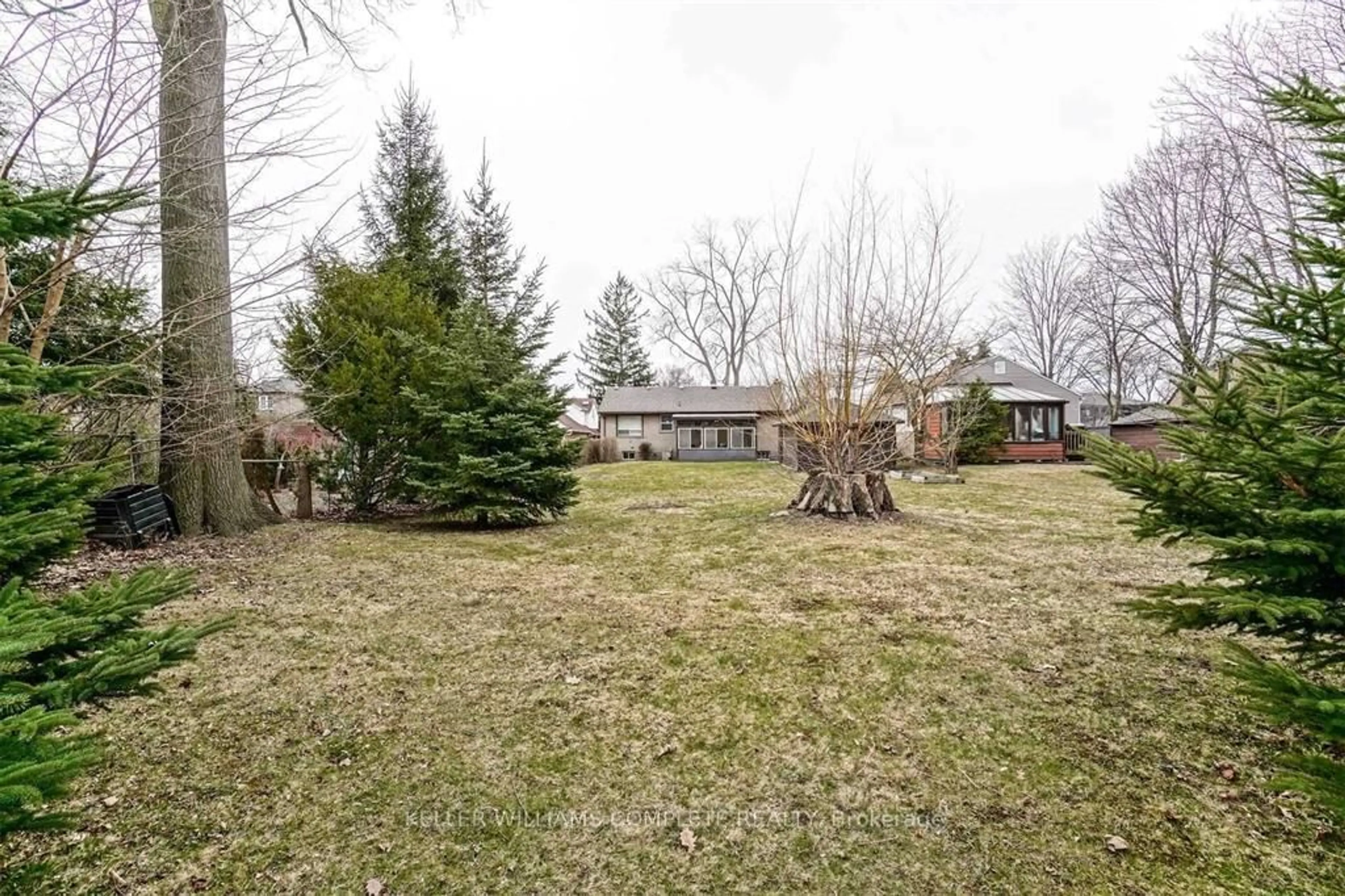 A pic from outside/outdoor area/front of a property/back of a property/a pic from drone, unknown for 1219 ARGREEN Rd, Mississauga Ontario L5G 3J2