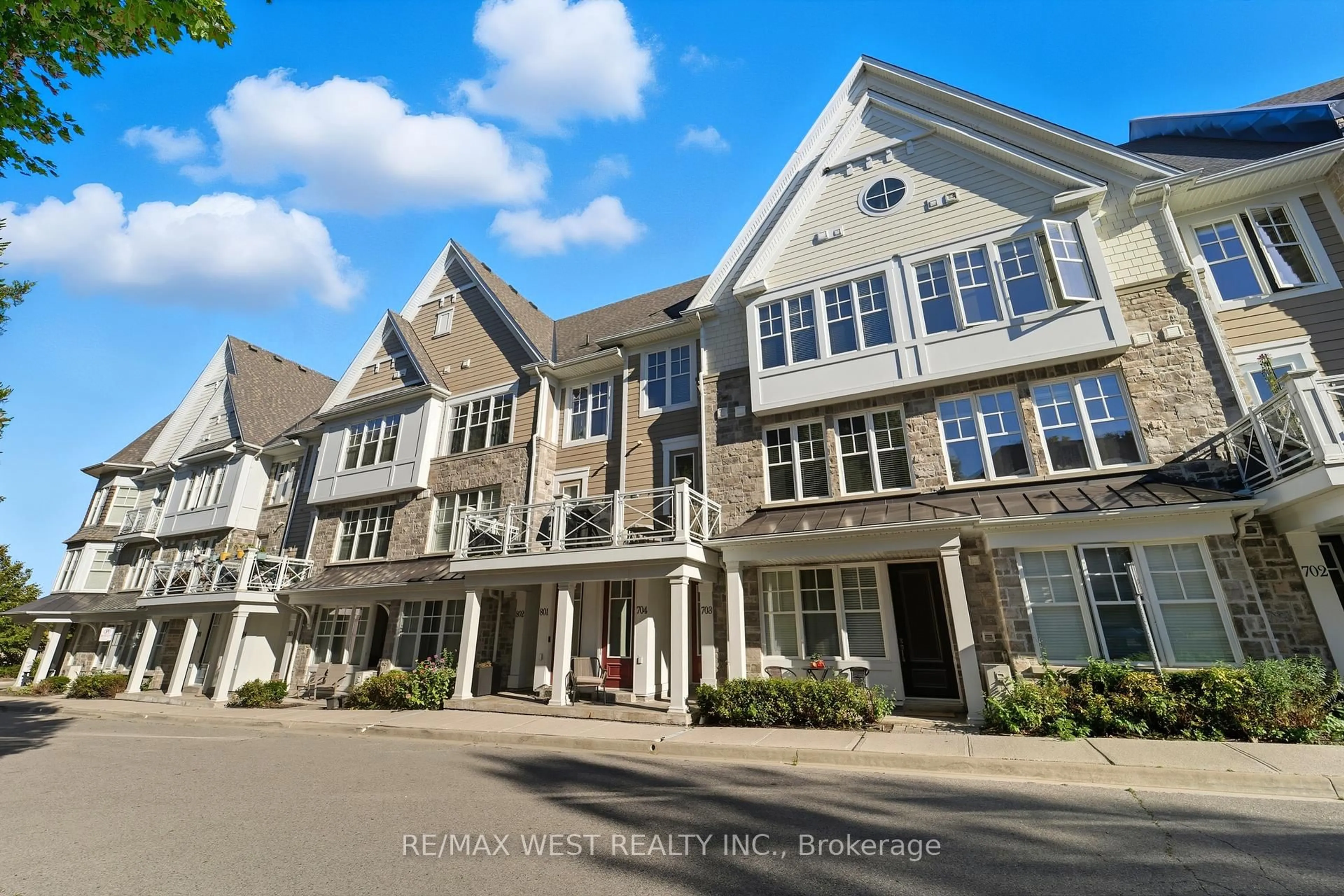 Unknown for 1011 Deta Rd #703, Mississauga Ontario L5E 0A2