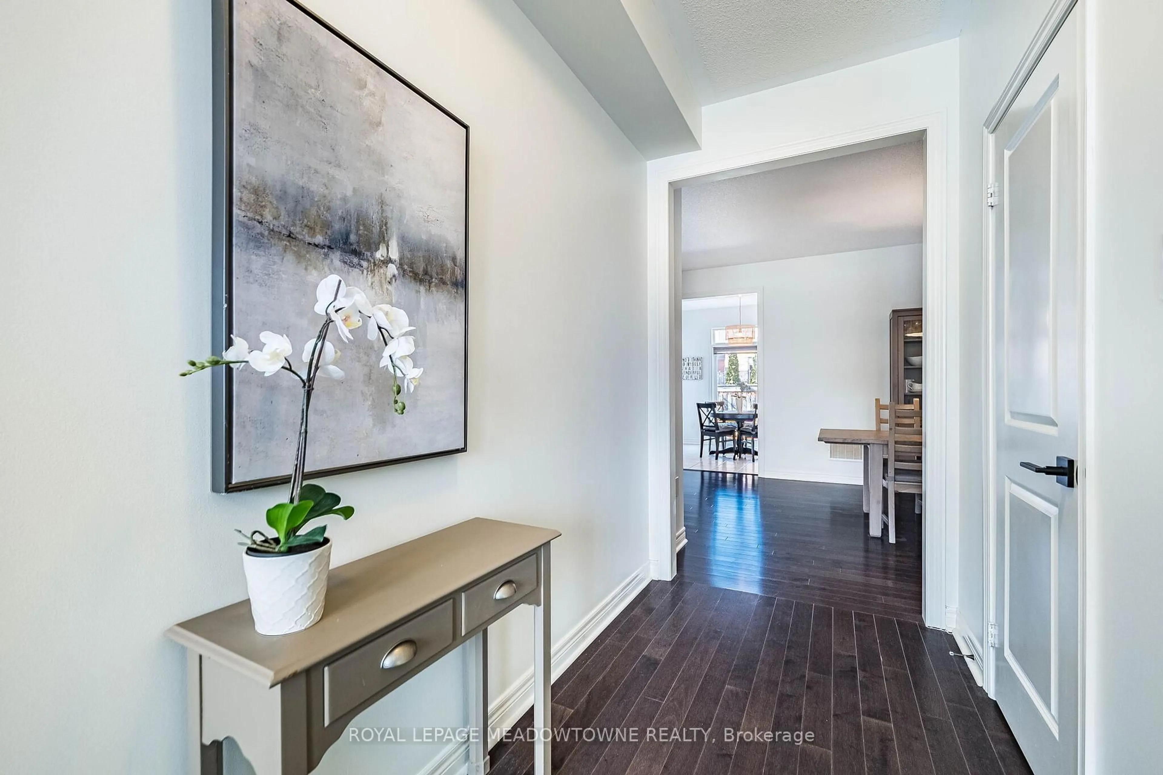 Indoor entryway for 67 Boyces Creek Crt, Caledon Ontario L7C 3S4