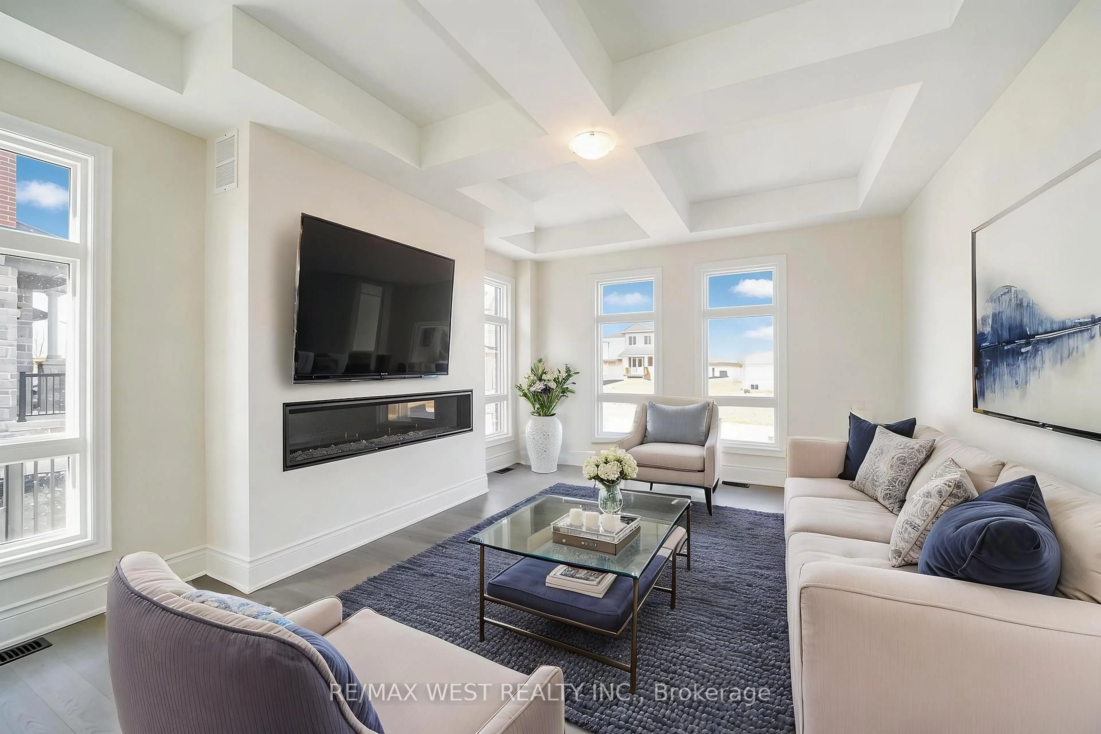 Living room with furniture, unknown for 8 Tarbox Ave, Caledon Ontario L7C 0A8