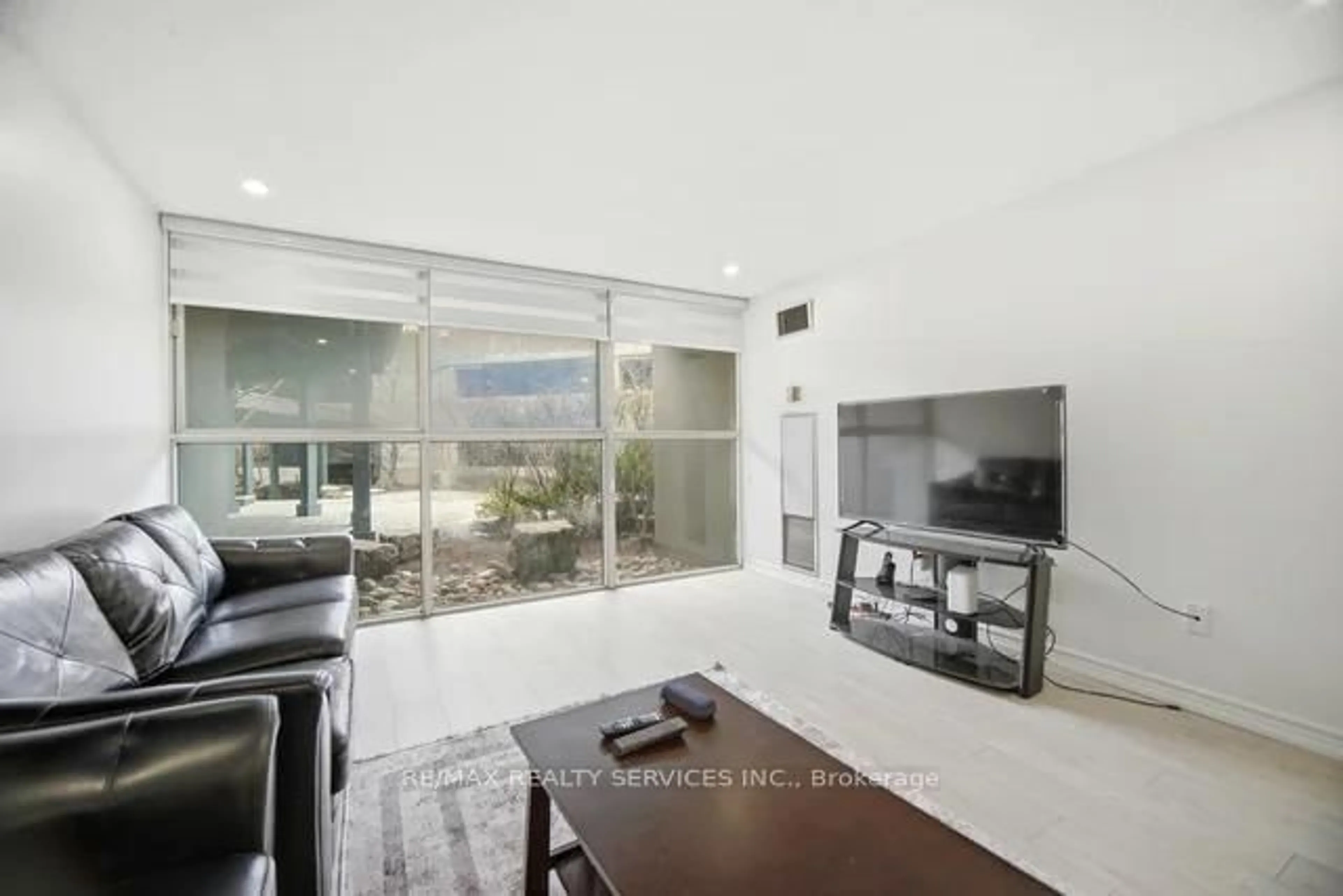 Unknown for 4185 Shipp Dr #115, Mississauga Ontario L4Z 2Y8