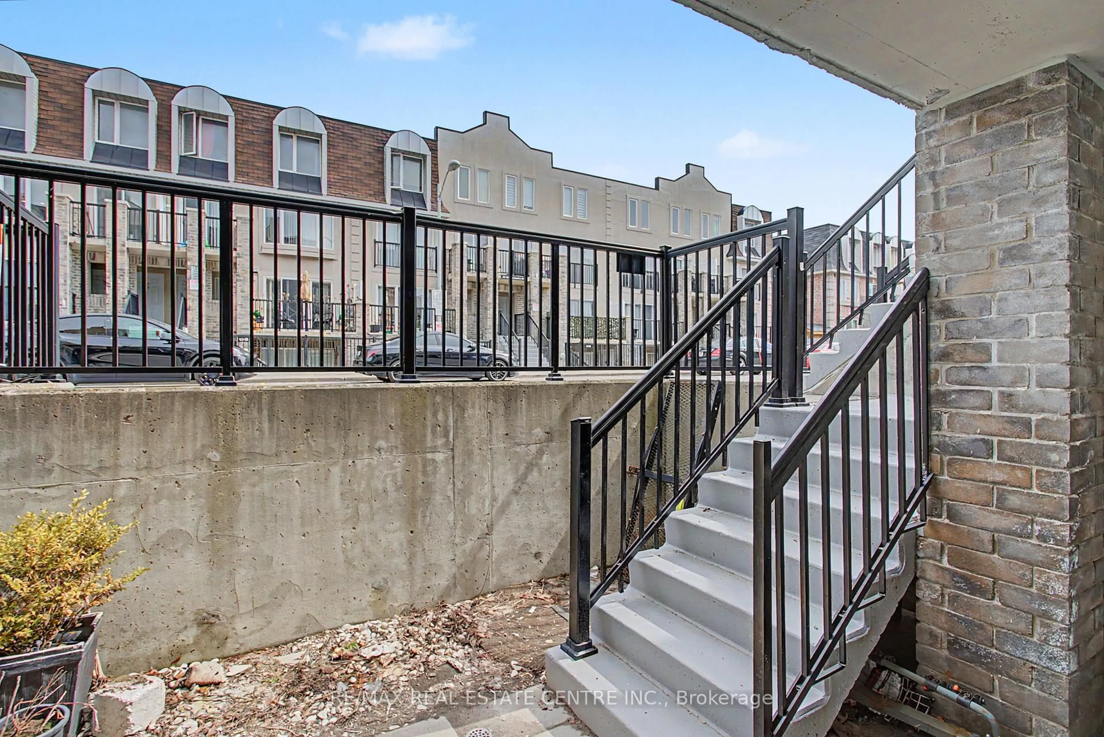 Patio, street for 85 George Appleton Way #1013, Toronto Ontario M3M 0A2