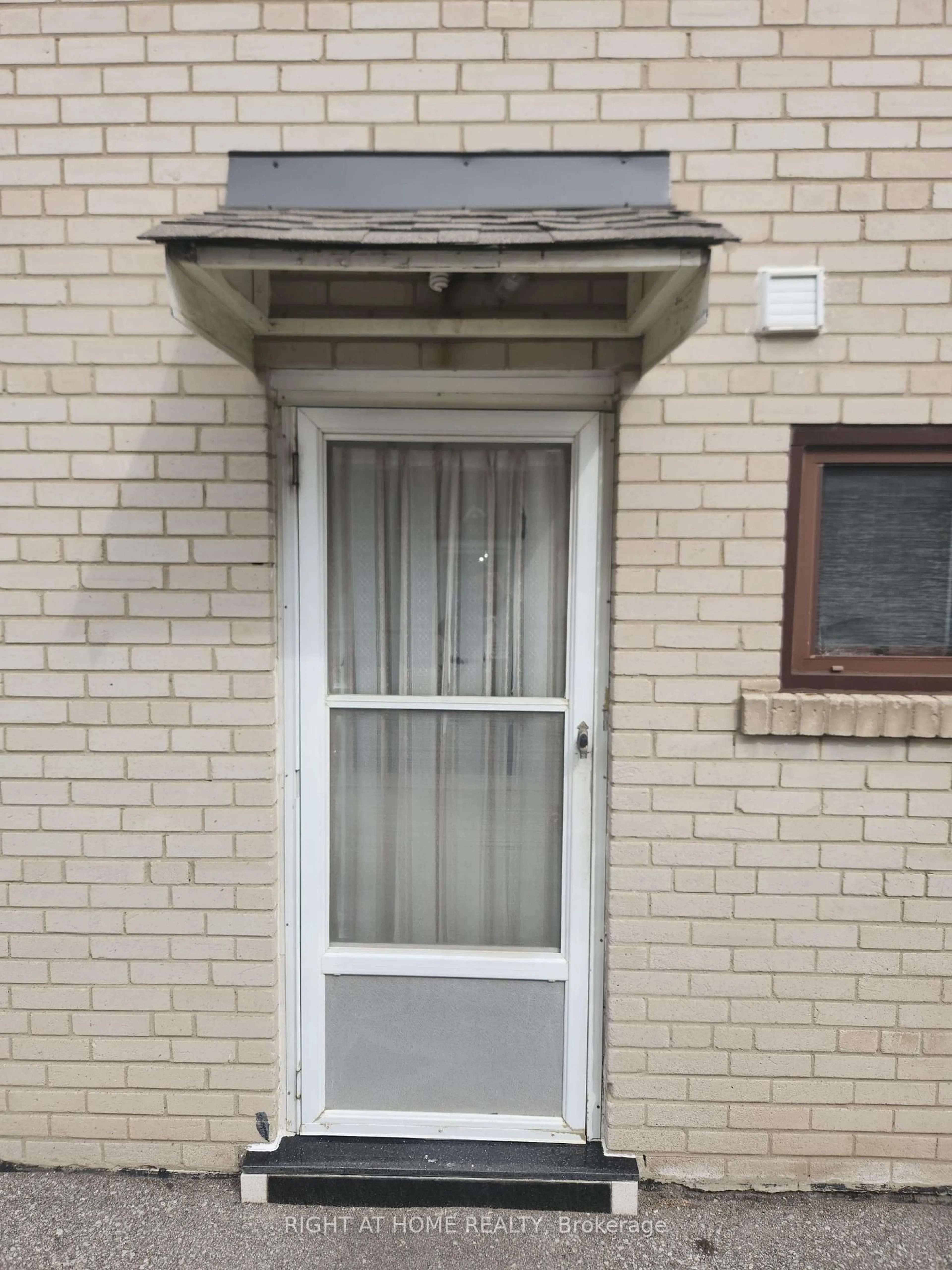 Unknown for 68 Lanyard Rd, Toronto Ontario M9M 1Y9