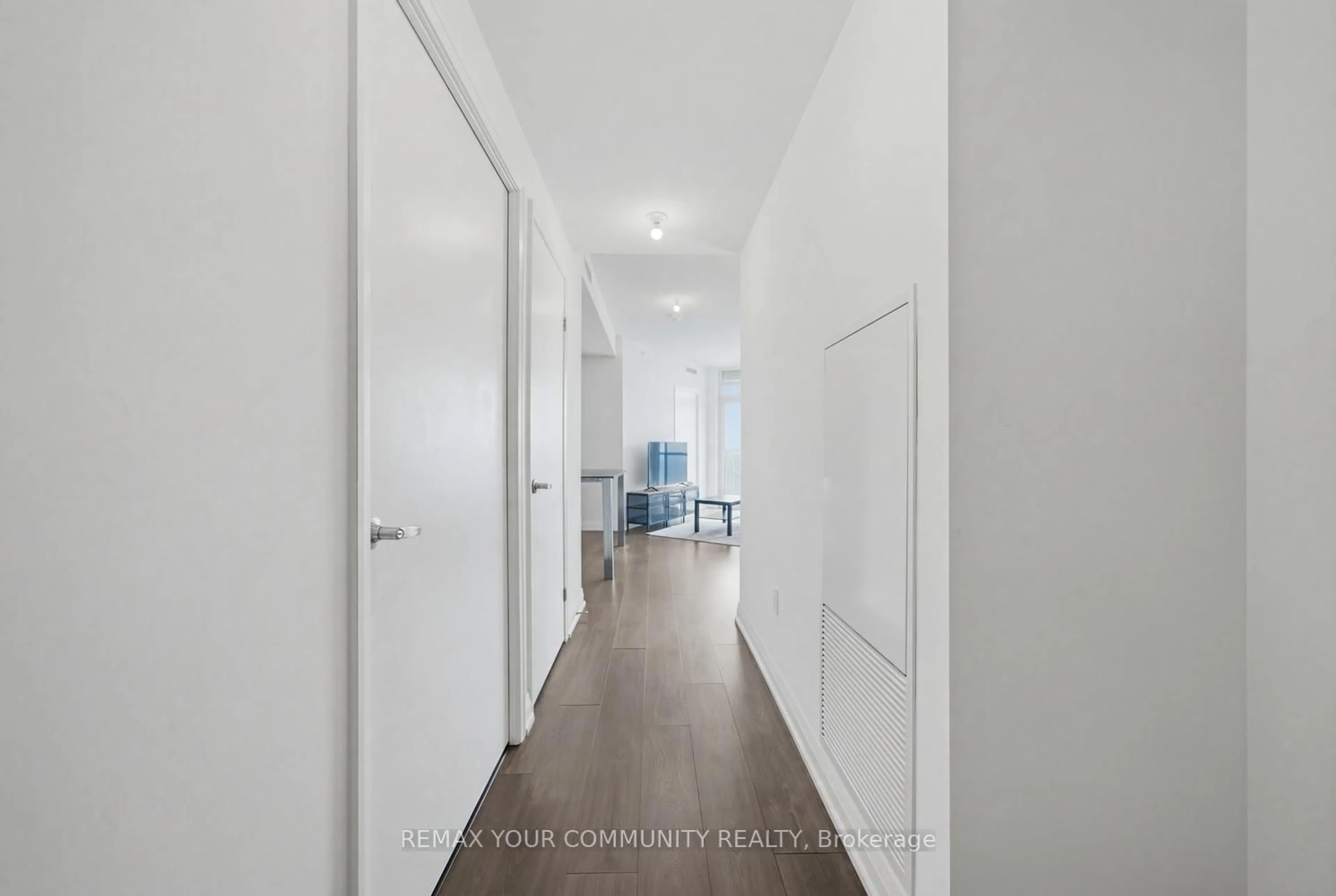 Indoor entryway for 30 Gibbs Rd #3107, Toronto Ontario M9B 6L6