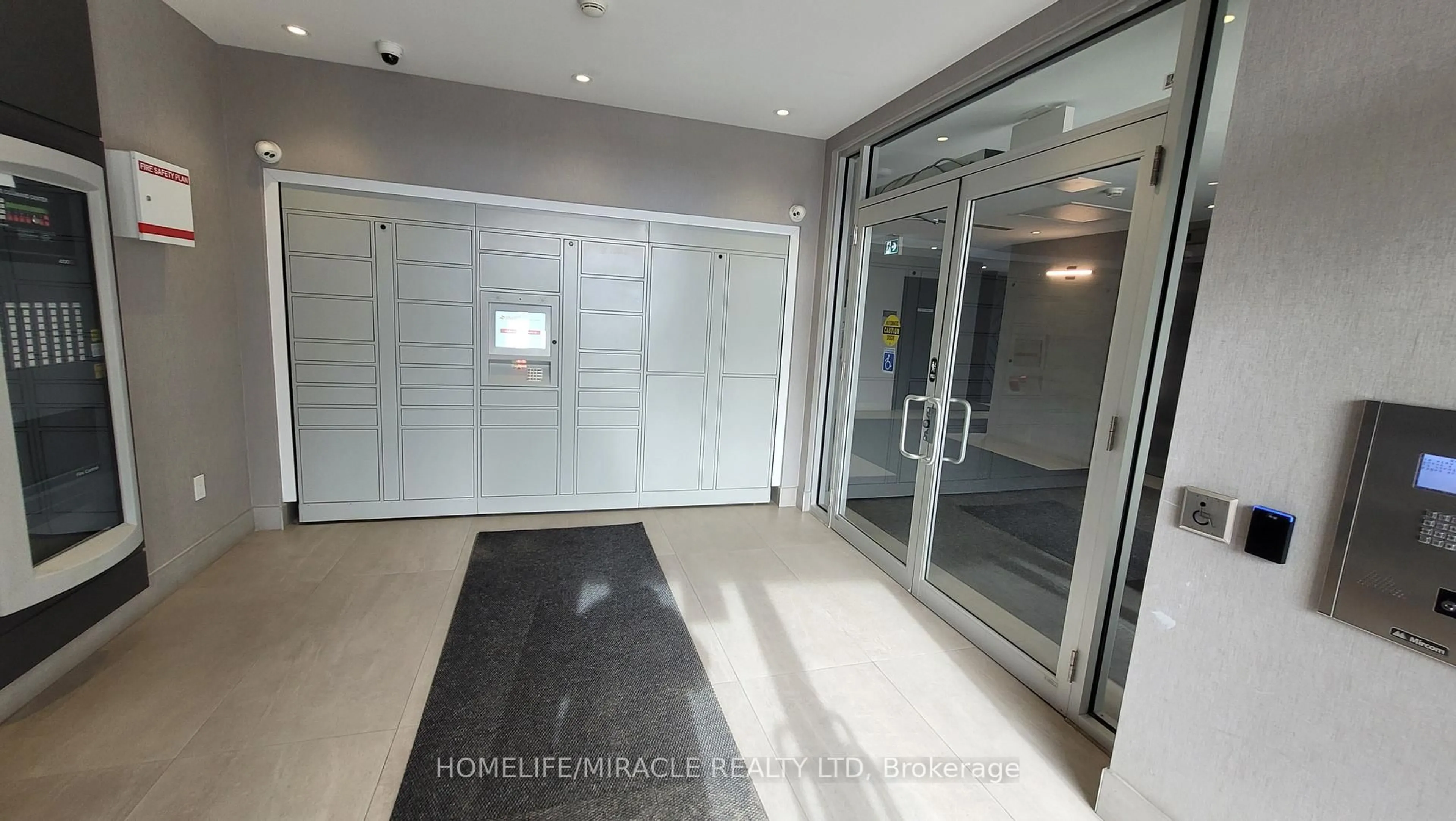Indoor foyer for 200 Lagerfeld Dr #318, Brampton Ontario L7A 5G5