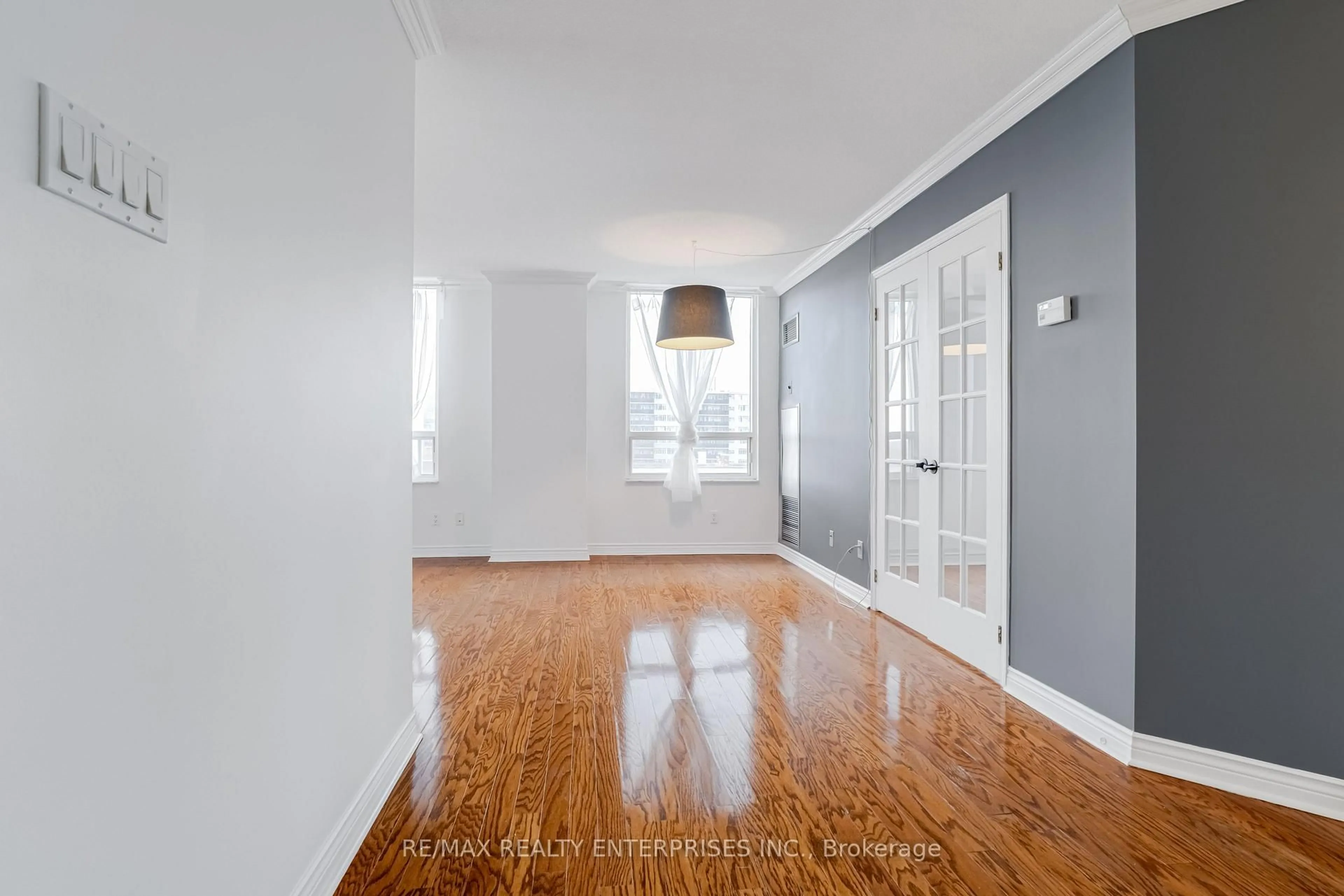 Unknown for 2285 Lake Shore Blvd #304, Toronto Ontario M8V 3X9