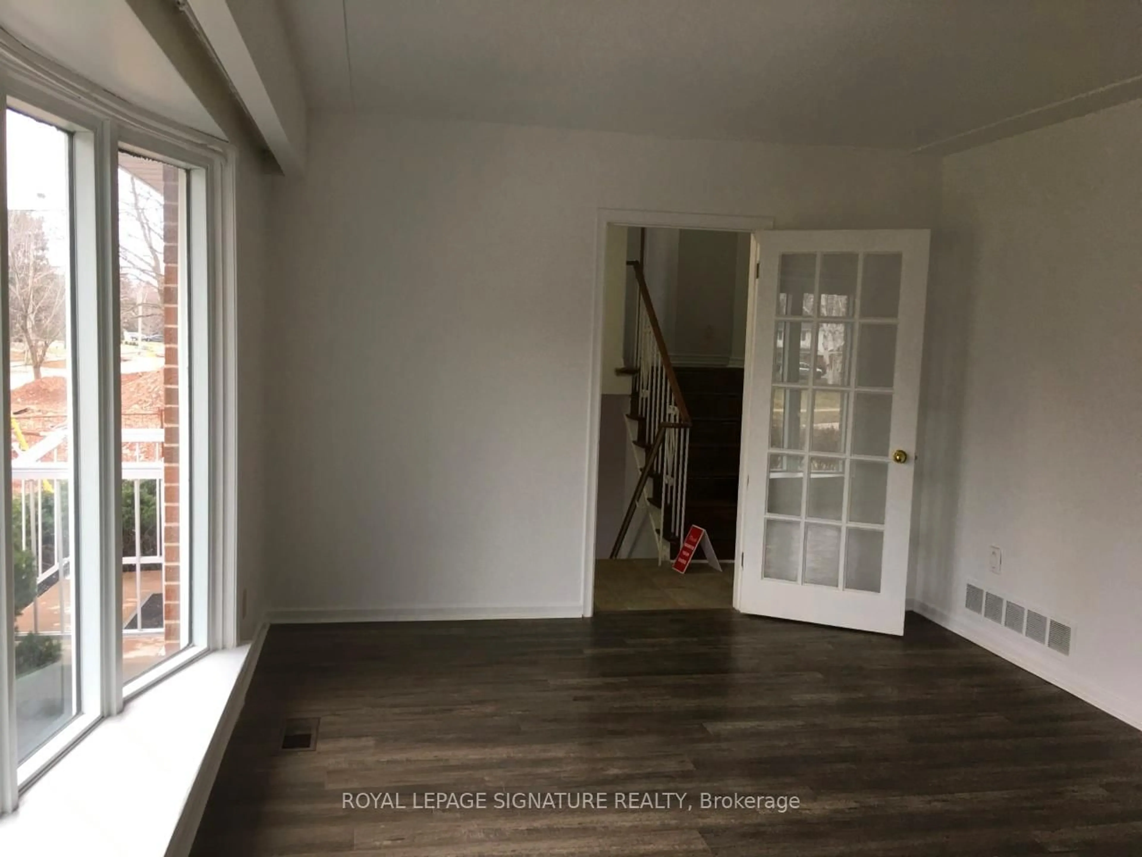 A pic of a room for 452 Stanfield Dr, Oakville Ontario L6L 3P9