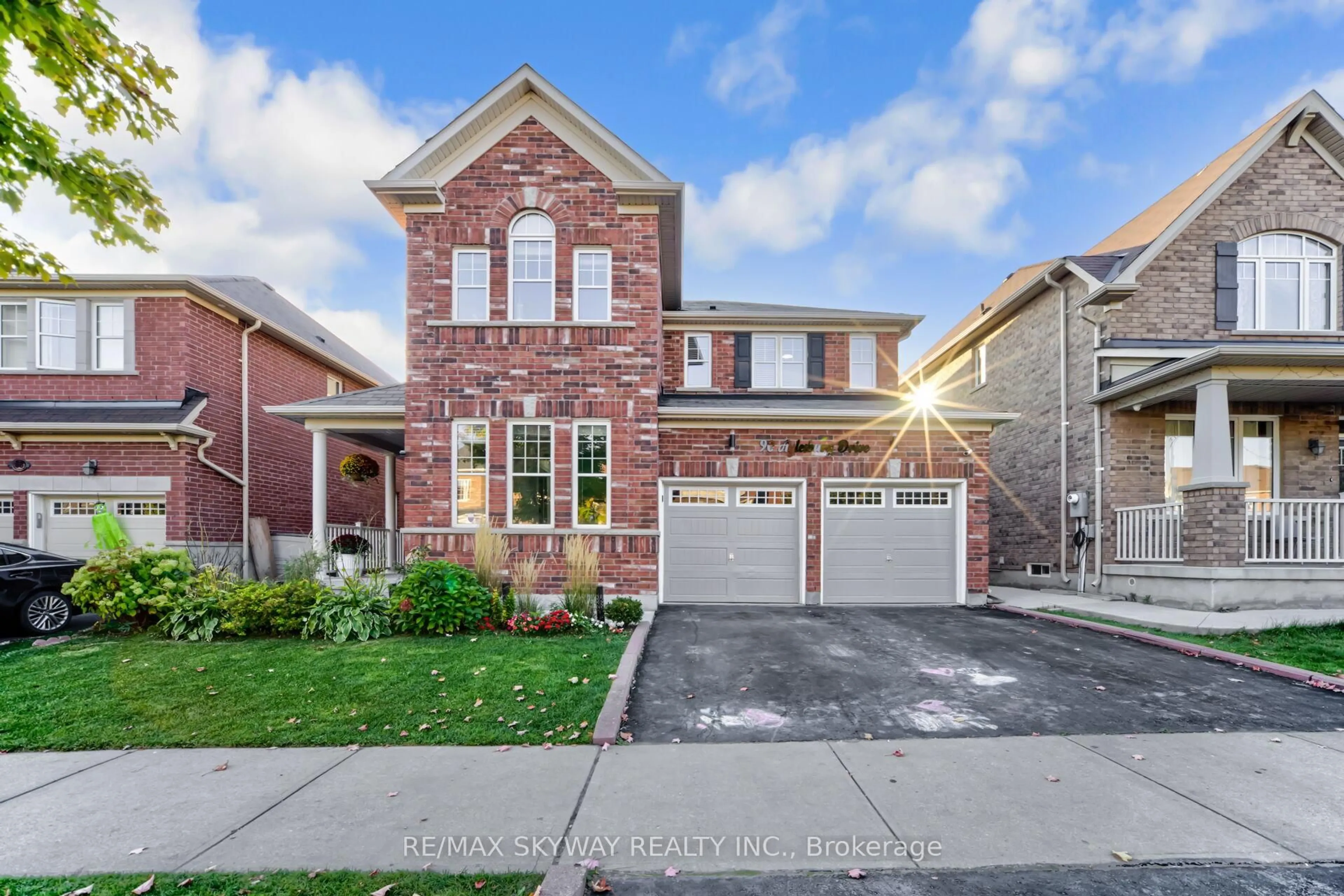 Home with brick exterior material, street for 90 Aylesbury Dr, Brampton Ontario L7A 0W3