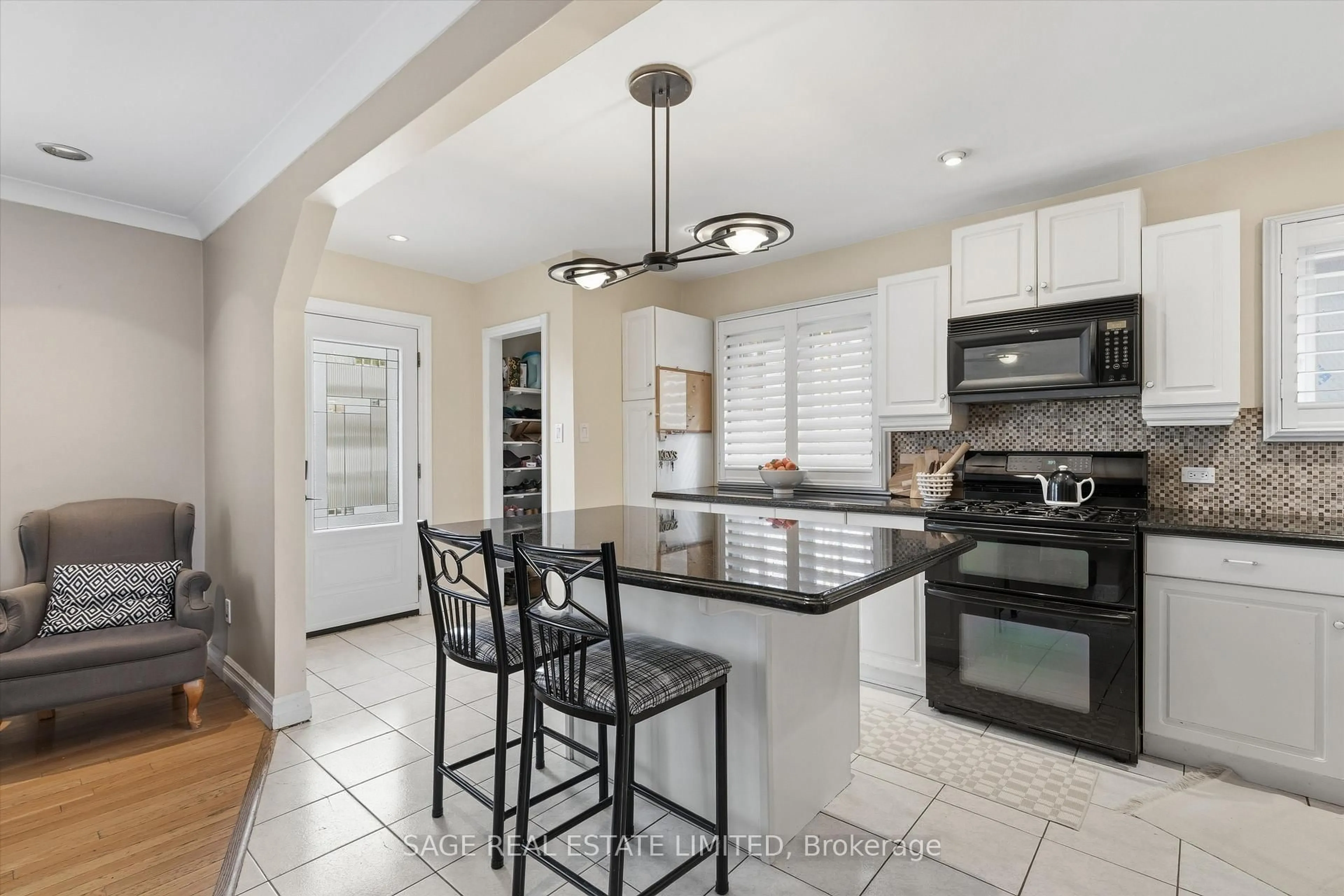 Open concept kitchen, ceramic/tile floor for 11 Chelsea Dr, Toronto Ontario M8W 4R5