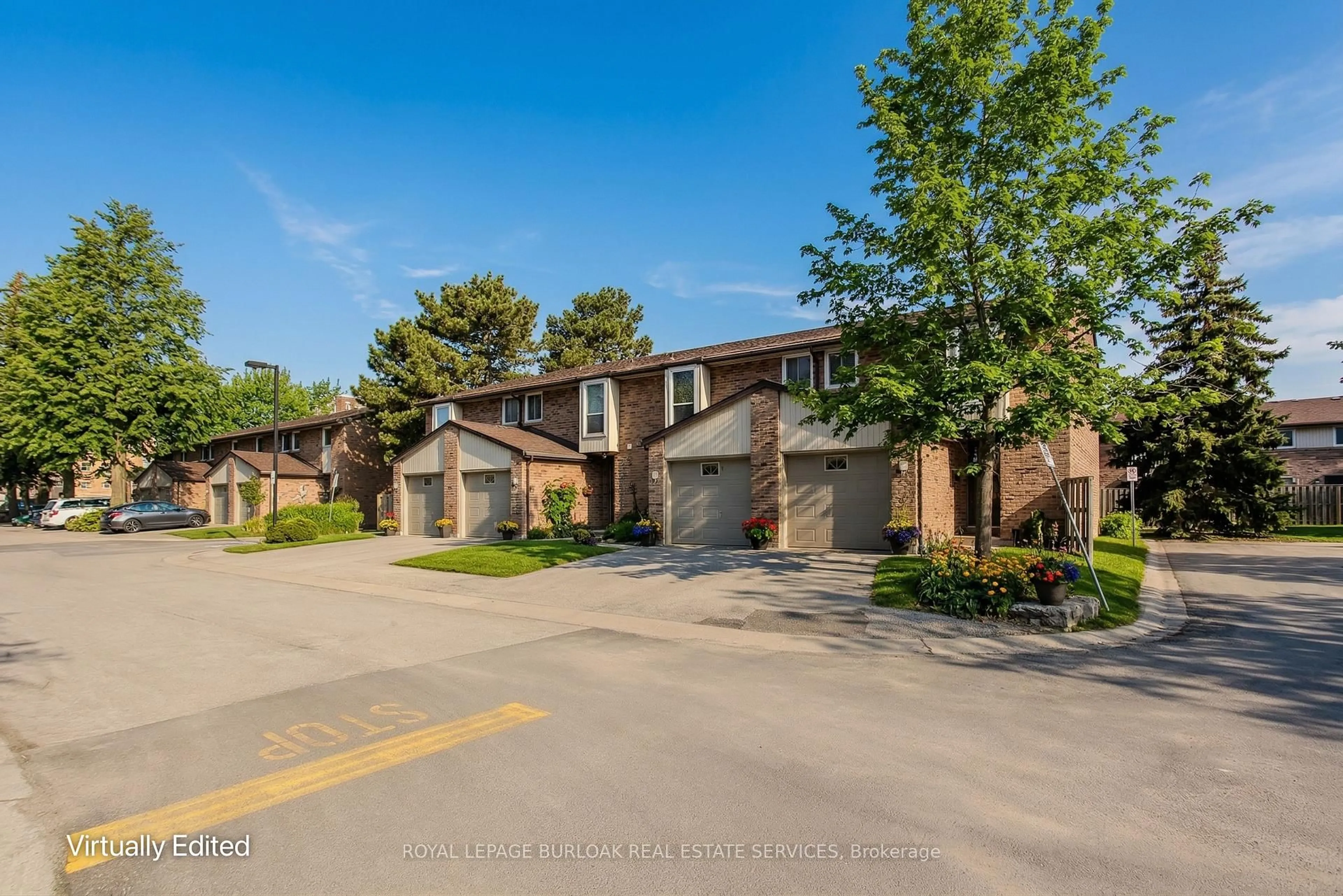 A pic from outside/outdoor area/front of a property/back of a property/a pic from drone, street for 660 Oxford Rd #53, Burlington Ontario L7N 3M1