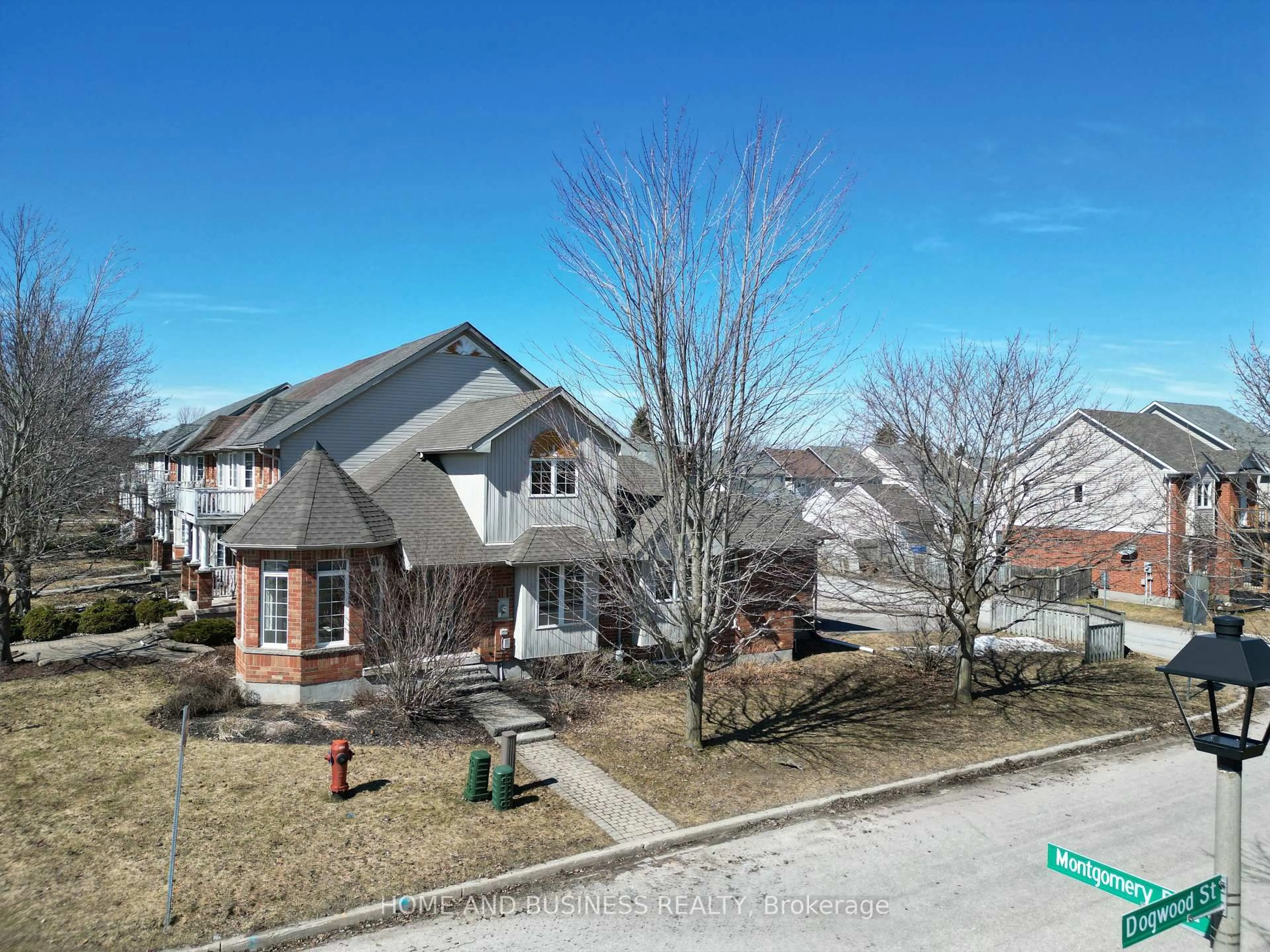 A pic from outside/outdoor area/front of a property/back of a property/a pic from drone, street for 91 Montgomery Blvd, Orangeville Ontario L9W 5H6