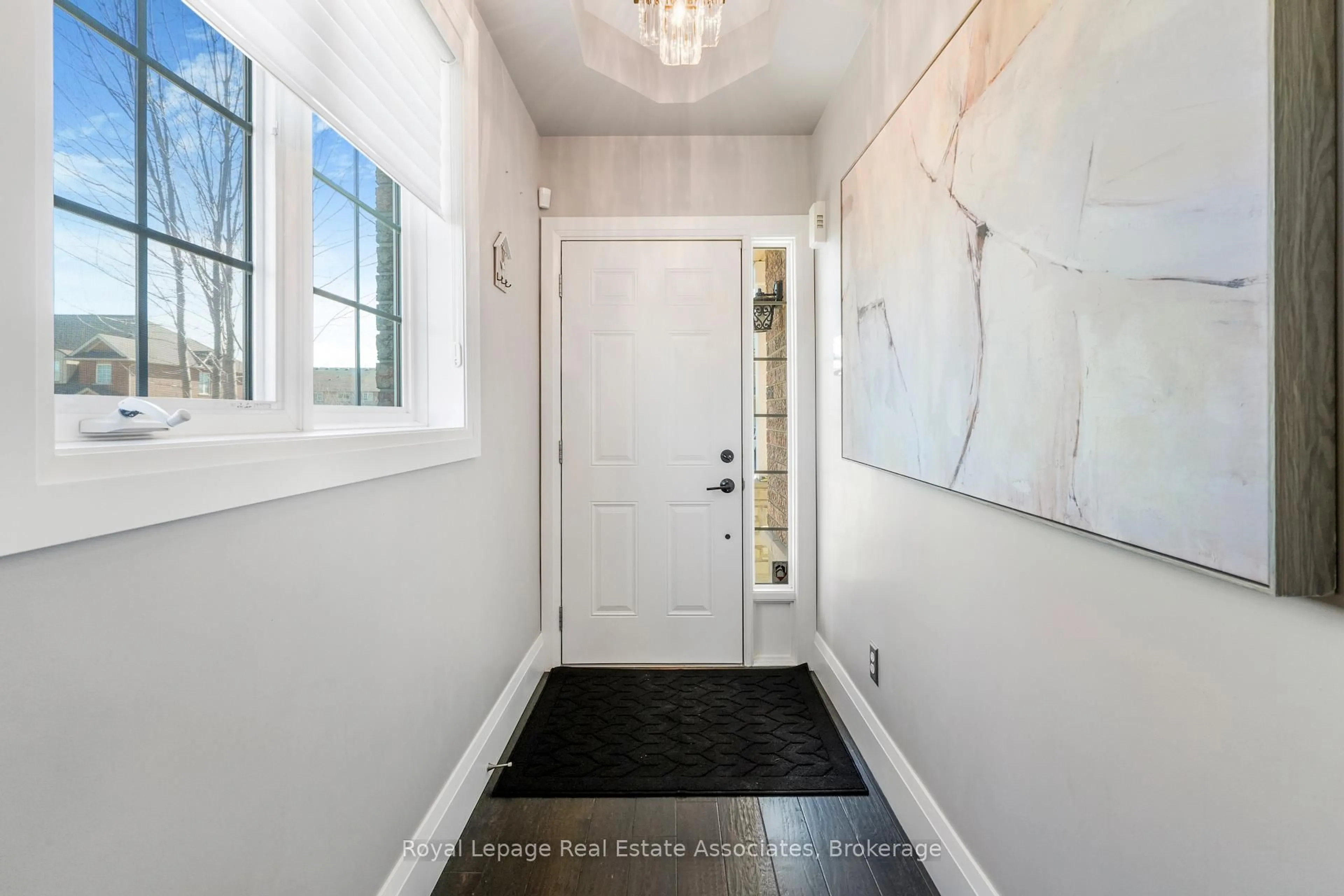 Indoor entryway for 2388 Stone Glen Cres, Oakville Ontario L6M 0C7