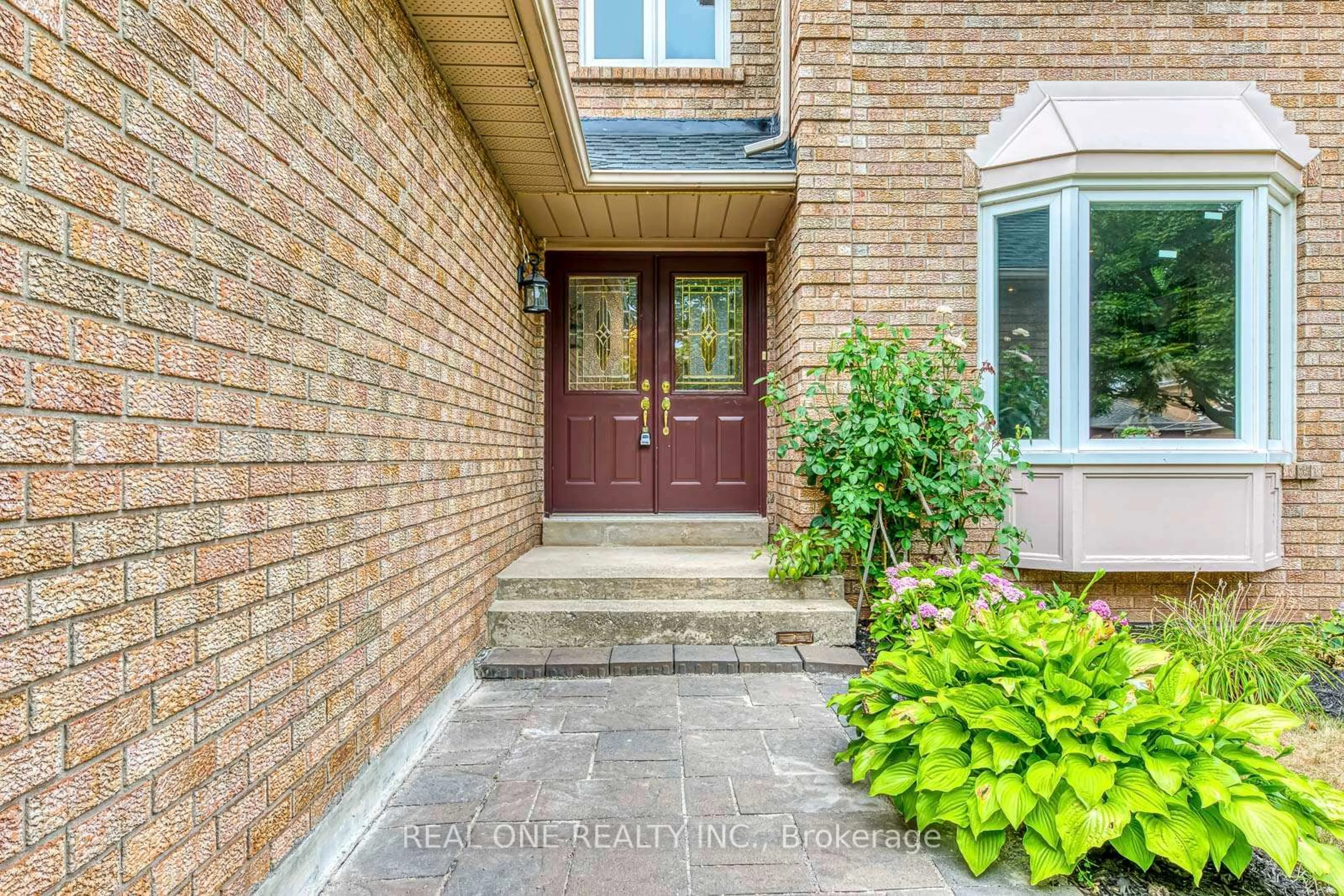 Home with brick exterior material, street for 1237 Woodview Dr, Oakville Ontario L6M 2M5