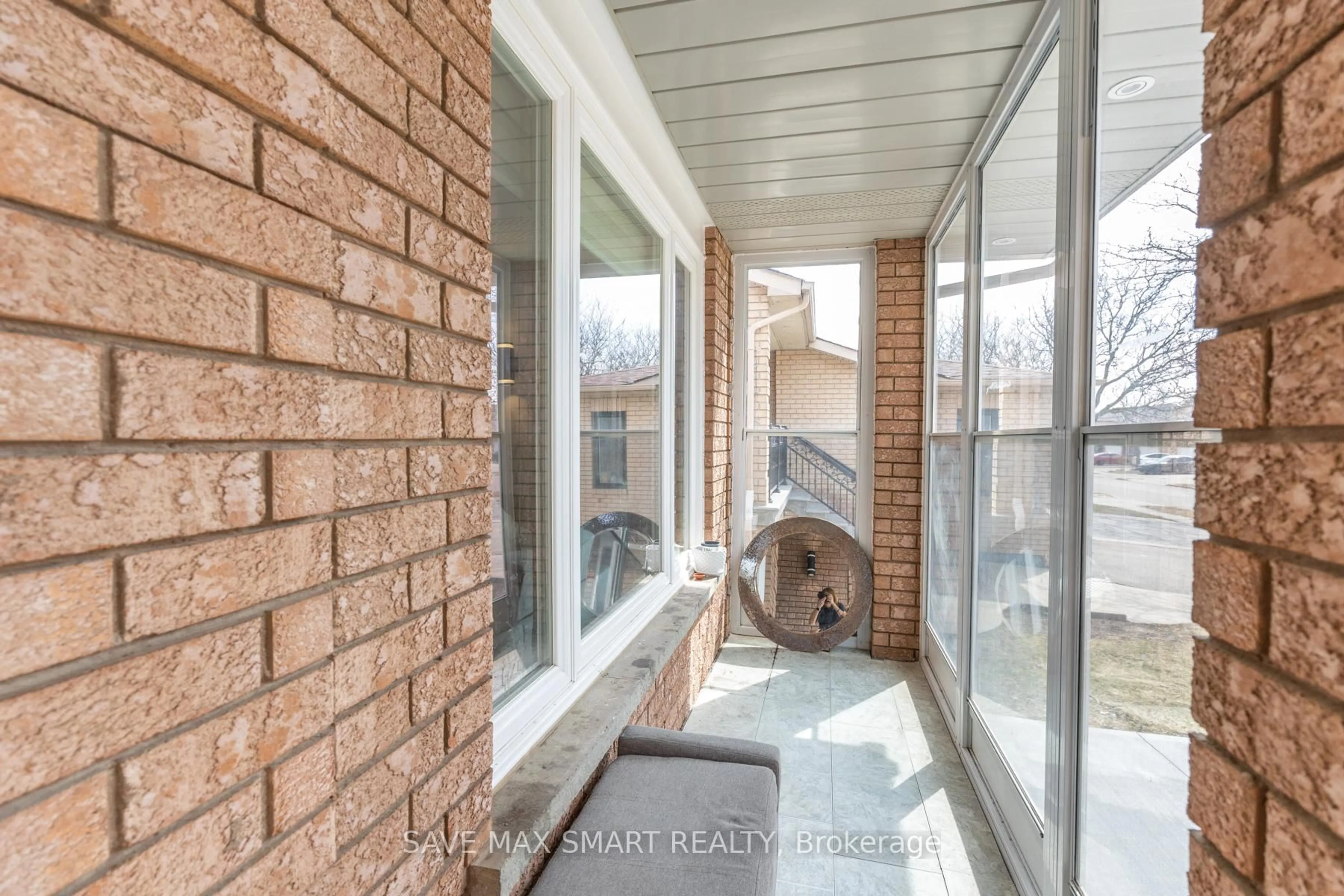 Unknown for 46 Canarvan Crt, Brampton Ontario L6Y 4N1