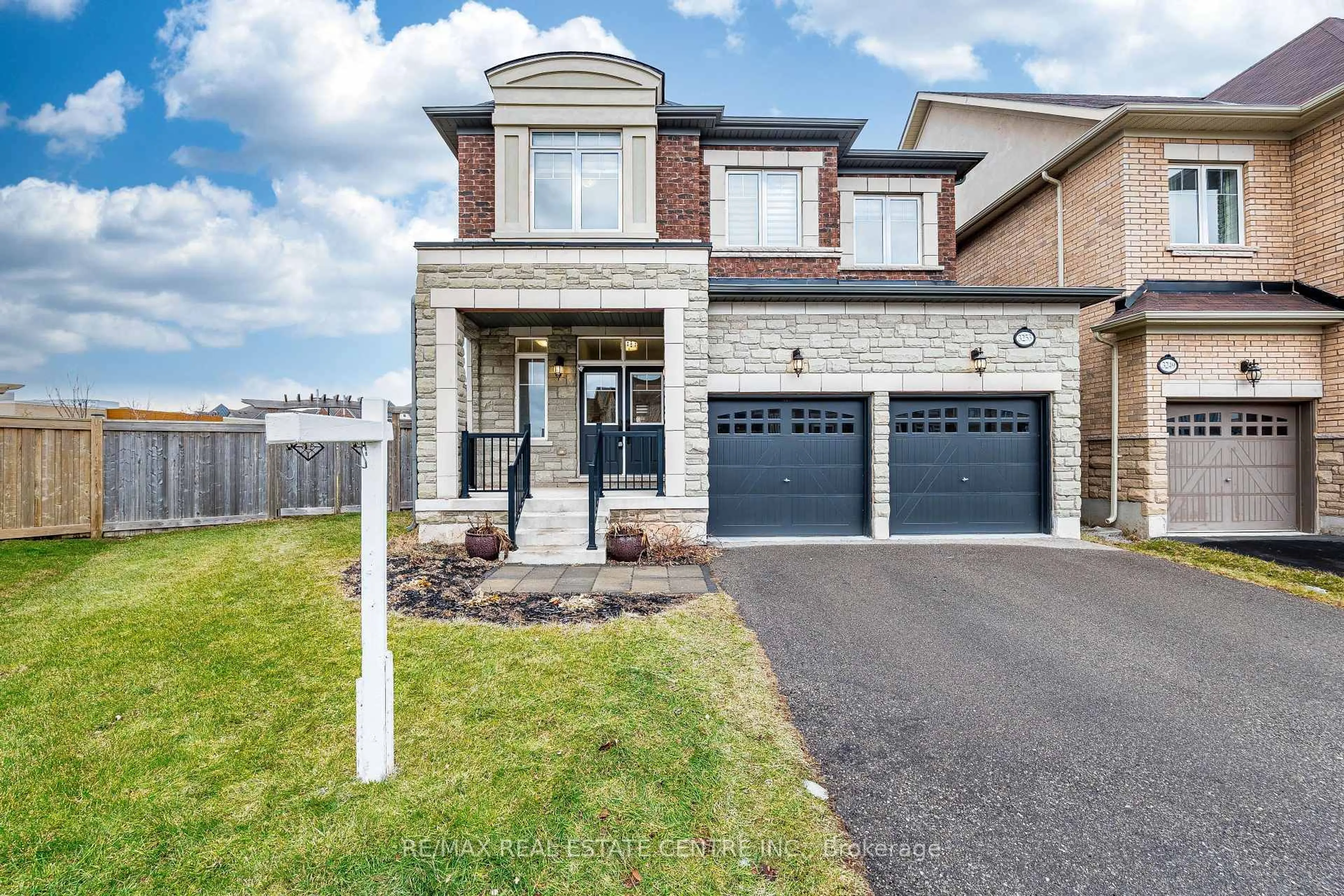 Home with brick exterior material, street for 3253 Mintwood Circ, Oakville Ontario L6H 7C3